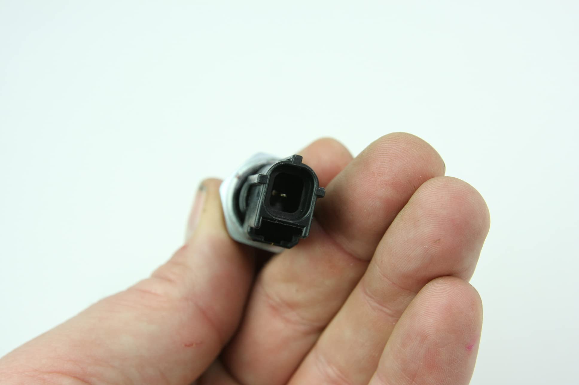Ford 6U5Z-9278-A Engine Oil Pressure Switch - Replacement Part for Ford Vehicles | Perfect for Engine Maintenance & Performance Monitoring