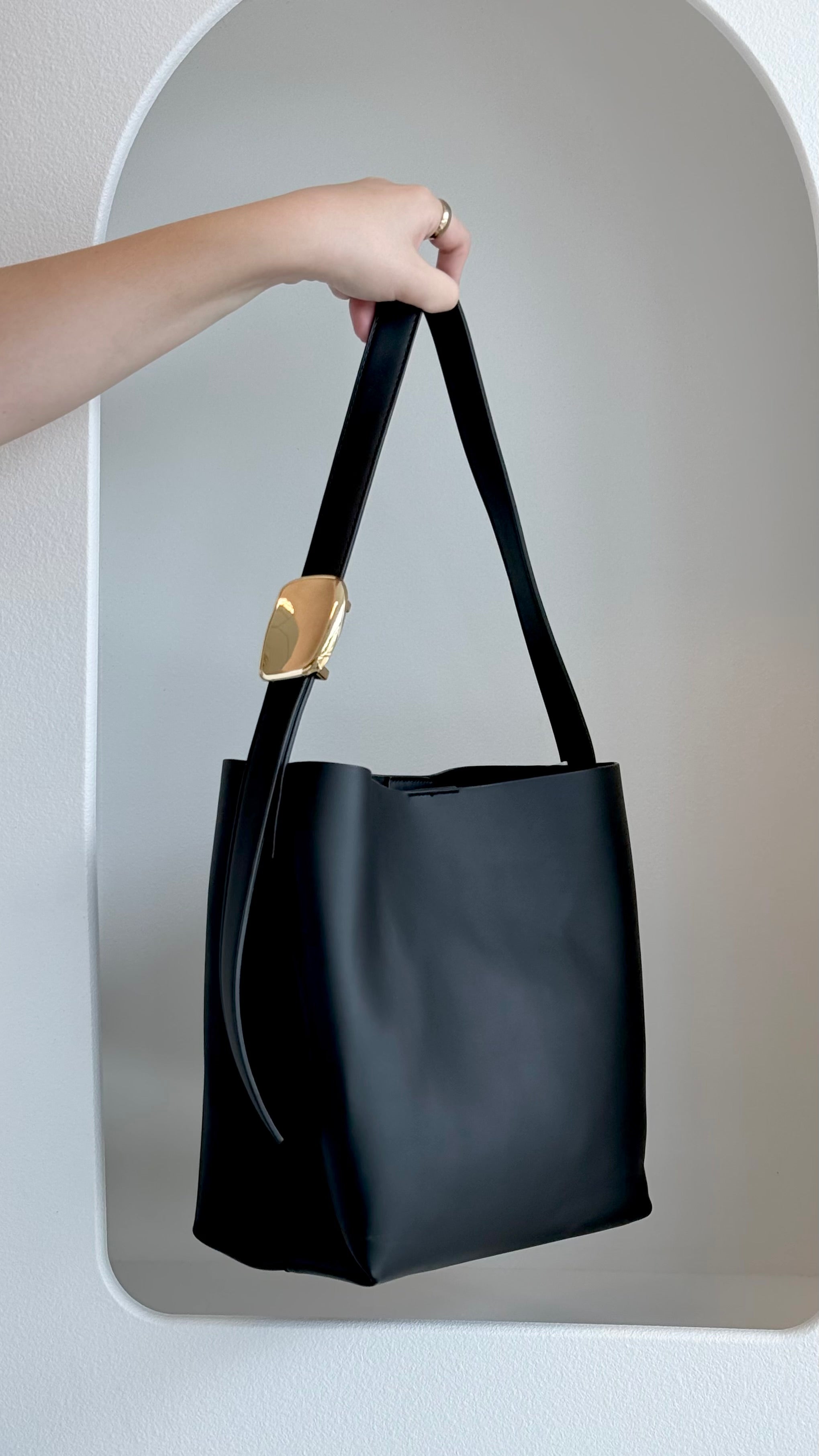 Francesca Genuine Leather Shoulder Bag for Women - Stylish Black Crossbody Purse - Perfect for Work, Travel & Everyday Use