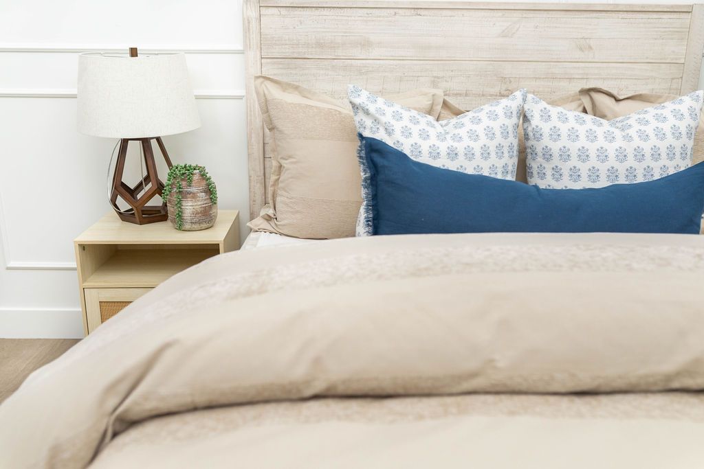 Halston Duvet Cover Set - Soft & Breathable Queen Size Bedding - Luxury Hotel Style Duvet Cover for Bedroom Decor - Perfect for Master Bedroom, Guest Room & Airbnb Stays