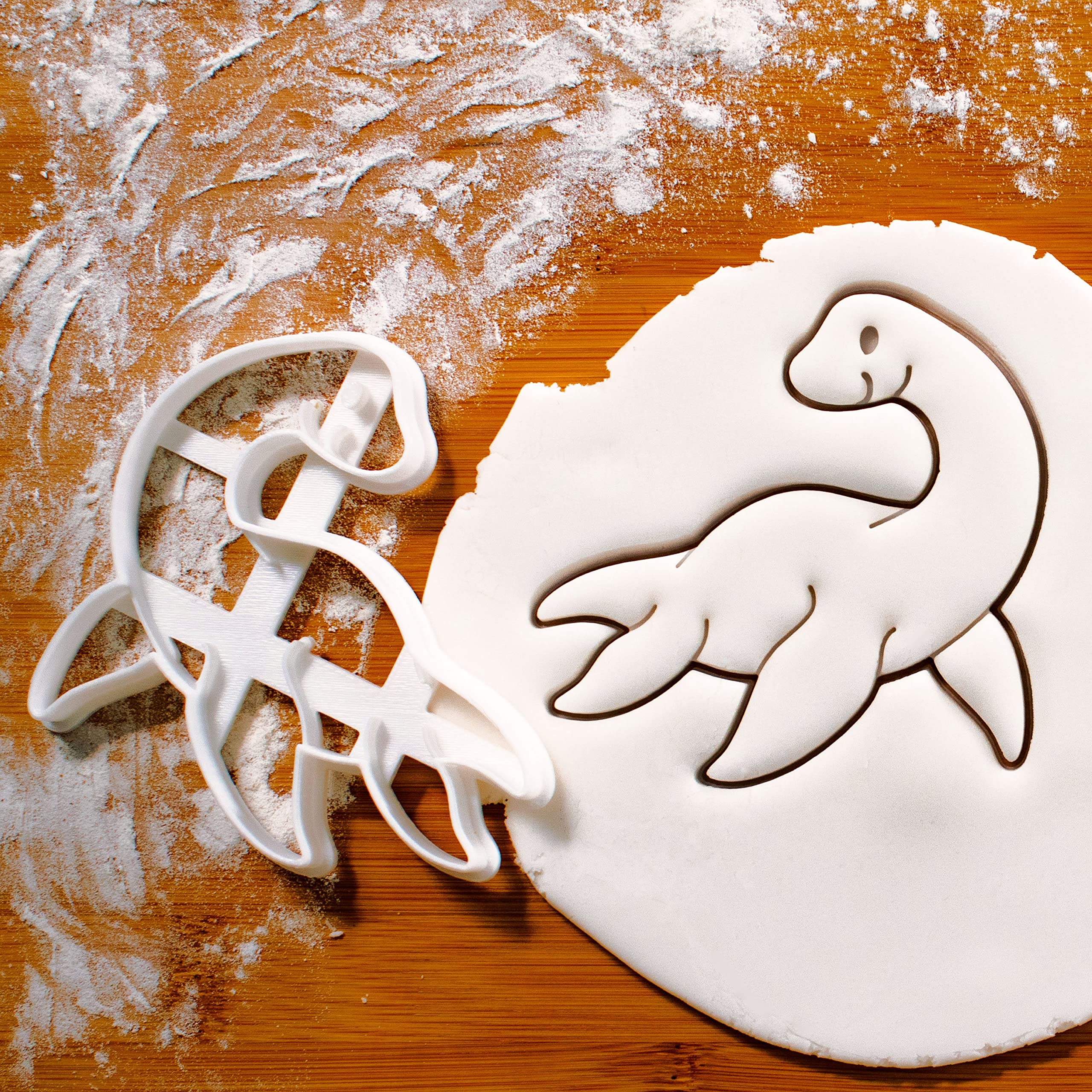 Nessie Cookie Cutter - 1 Piece Durable Stainless Steel Scottish Monster Shape for Baking, DIY Cookies, and Holiday Decor - Perfect for Halloween, Christmas, and Themed Parties
