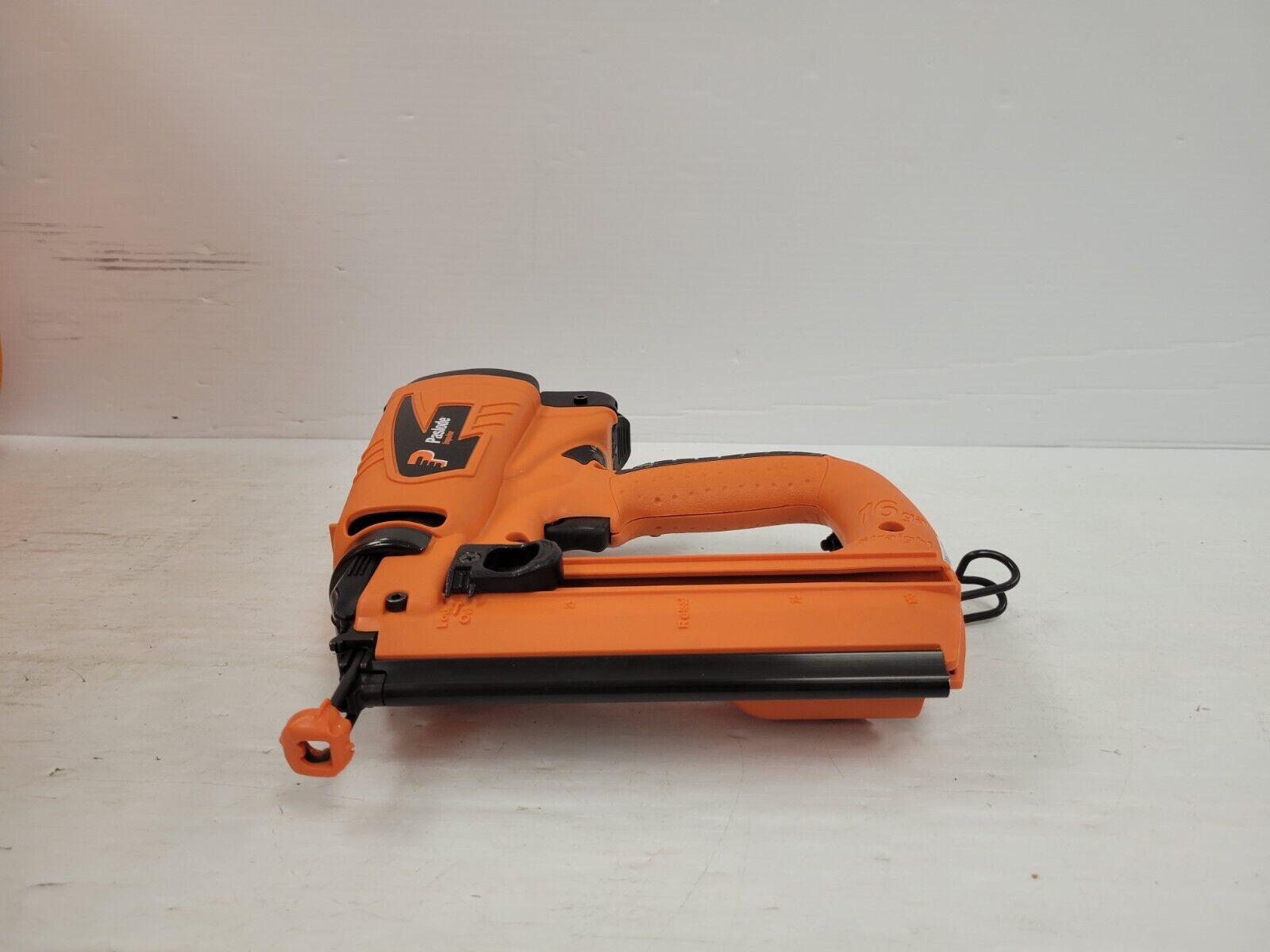 Paslode IMII250 Cordless Framing Nailer - 30 Degree Paper Tape Collated Nails - Ideal for Framing, Roofing & Construction Projects