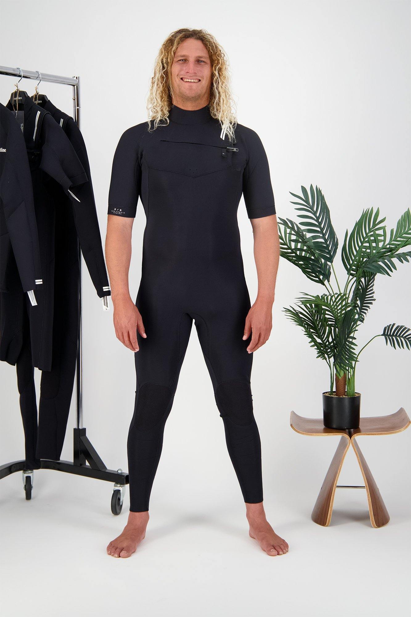 Performance Mens 2/2 Short Sleeve Chest Zip Steamer