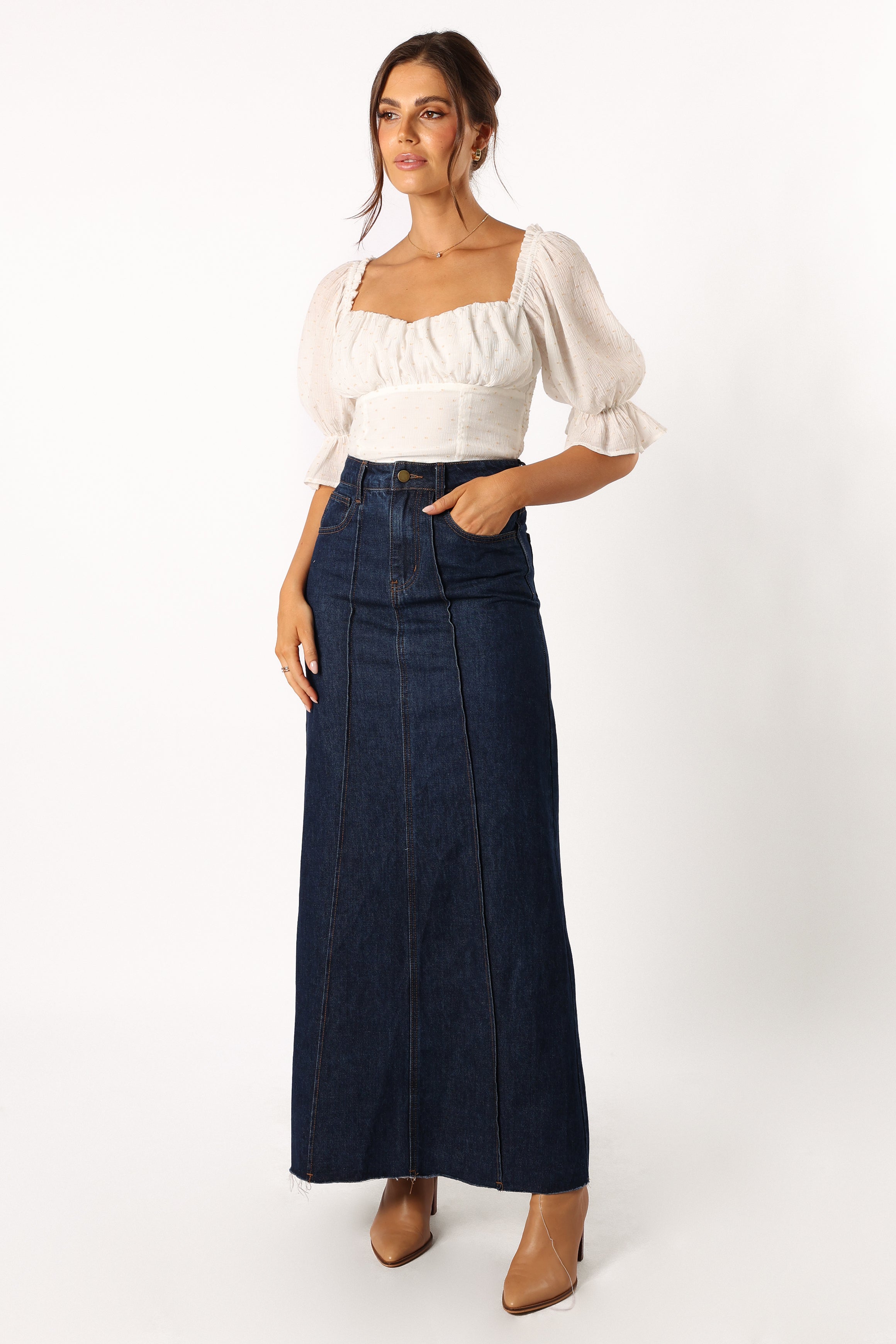 Lily Top Ivory - Elegant Women's Blouse for Casual & Office Wear | Perfect for Spring & Summer Outfits