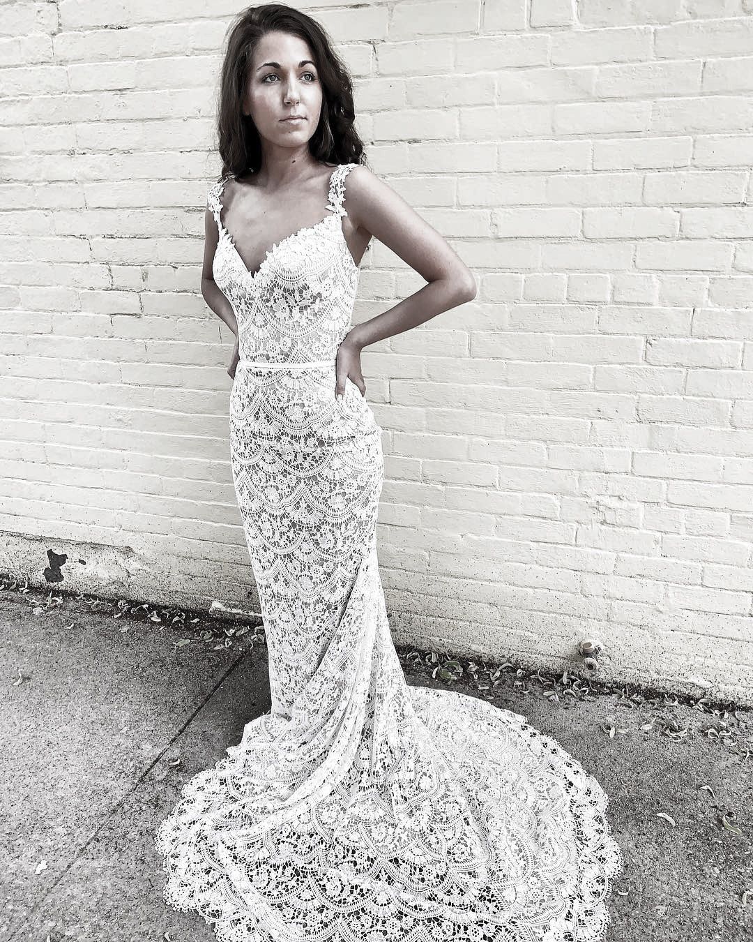 Paloma Blanca 4840 Sample Wedding Gown - Elegant Lace Bridal Dress for Church Ceremony & Romantic Beach Weddings