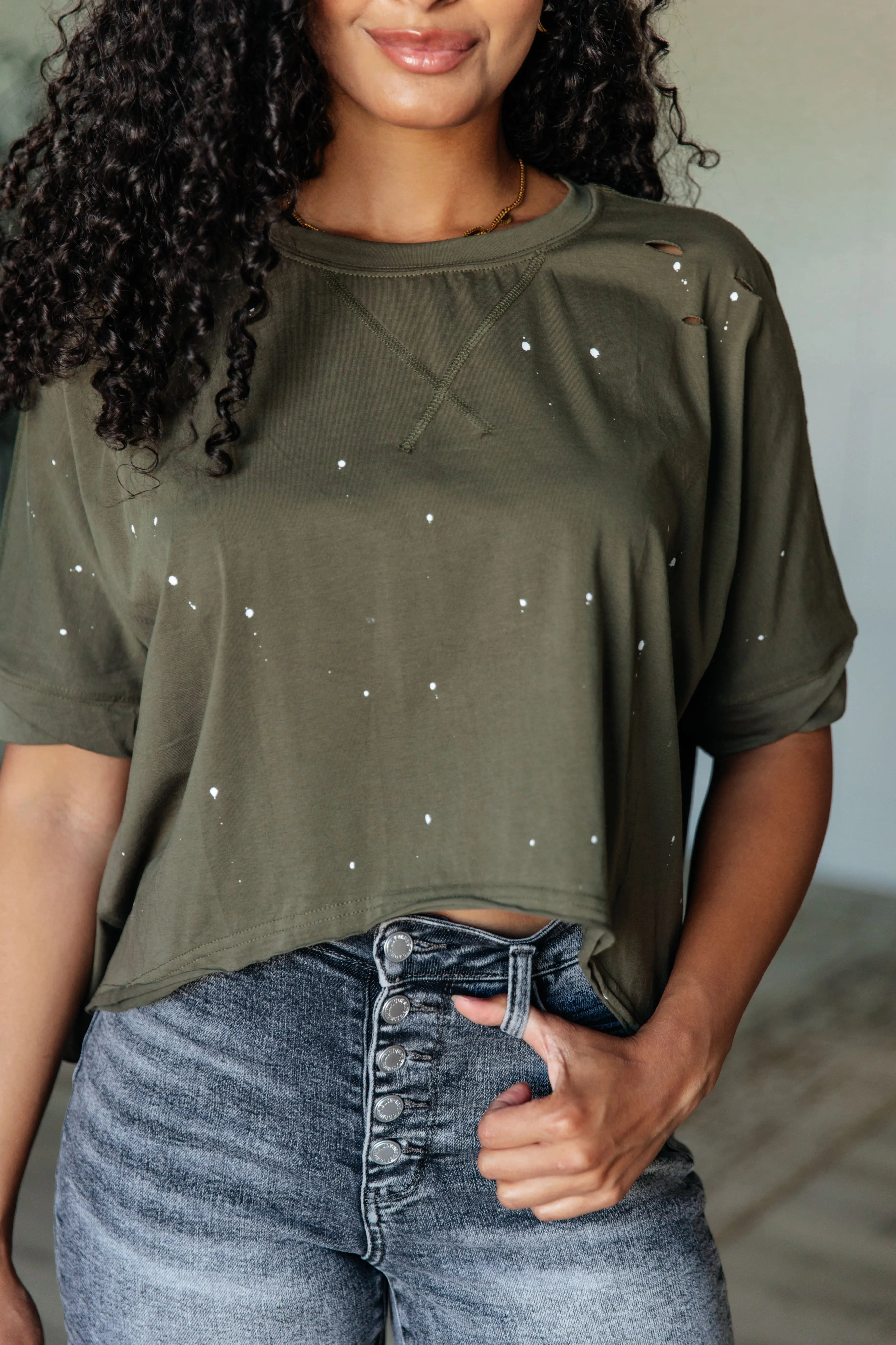 Stylish Asymmetrical Distressed Women's Top - Trendy Off-Shoulder Casual Tee for Streetwear & Night Out