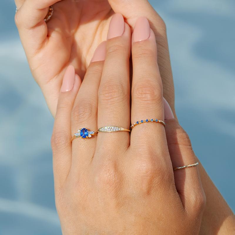 Exquisite Oval Geo Blue Sapphire and Diamond Ring for Women | Elegant Engagement & Wedding Jewelry Gift | Perfect for Anniversaries, Proposals & Special Occasions