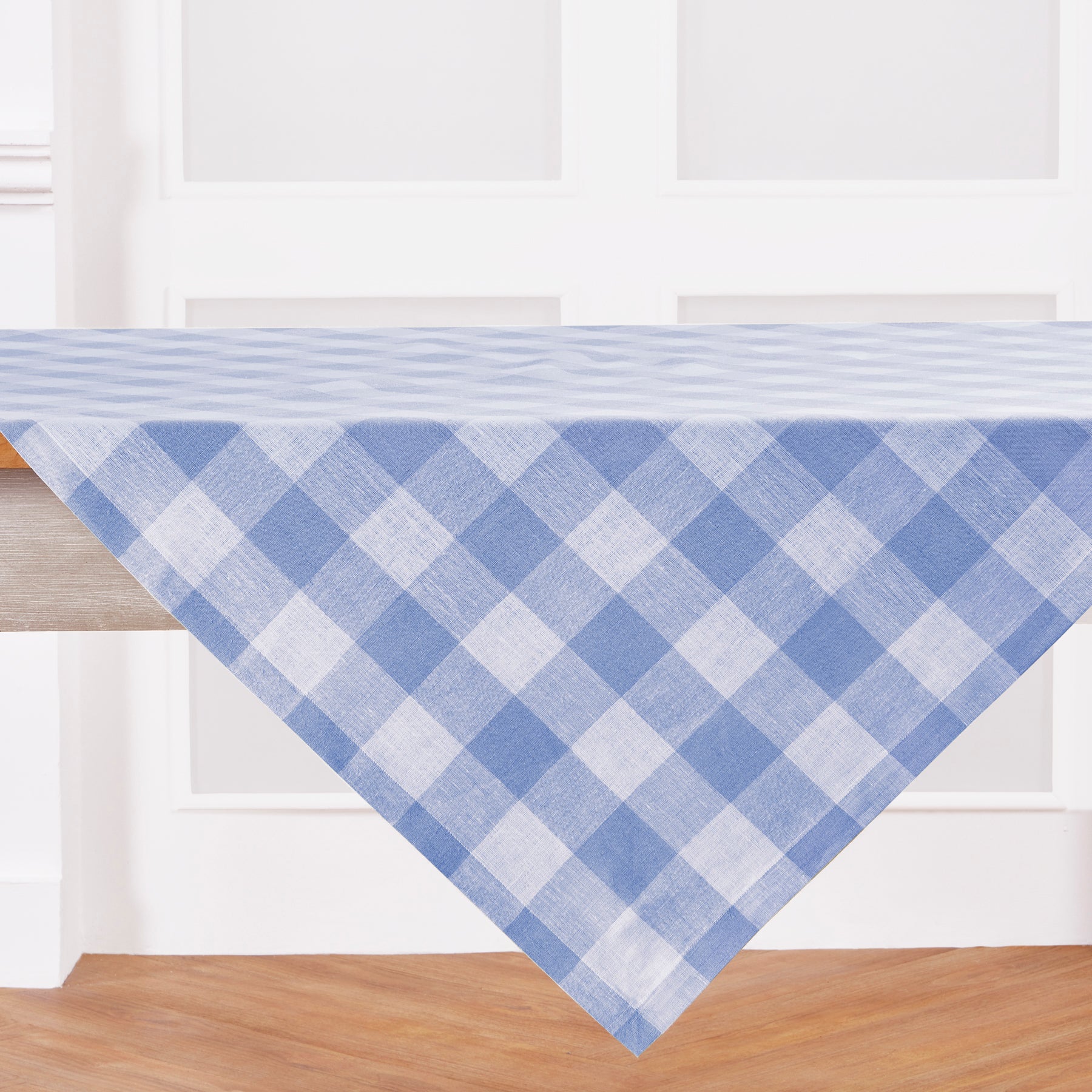 Buffalo Check Table Throw - Soft and Durable Plaid Table Cover for Kitchen, Dining Room, and Picnic - Perfect for Holiday Decor and Outdoor Gatherings