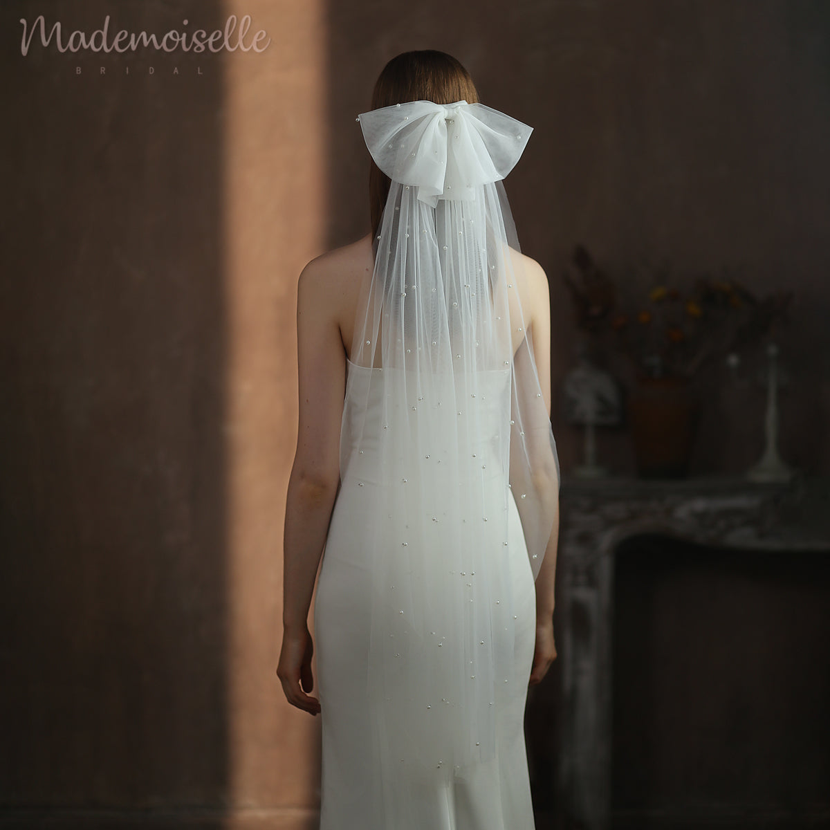 Evelyn Veil - Elegant Bridal Wedding Veil with Lace Trim | Perfect for Brides, Weddings & Special Occasions