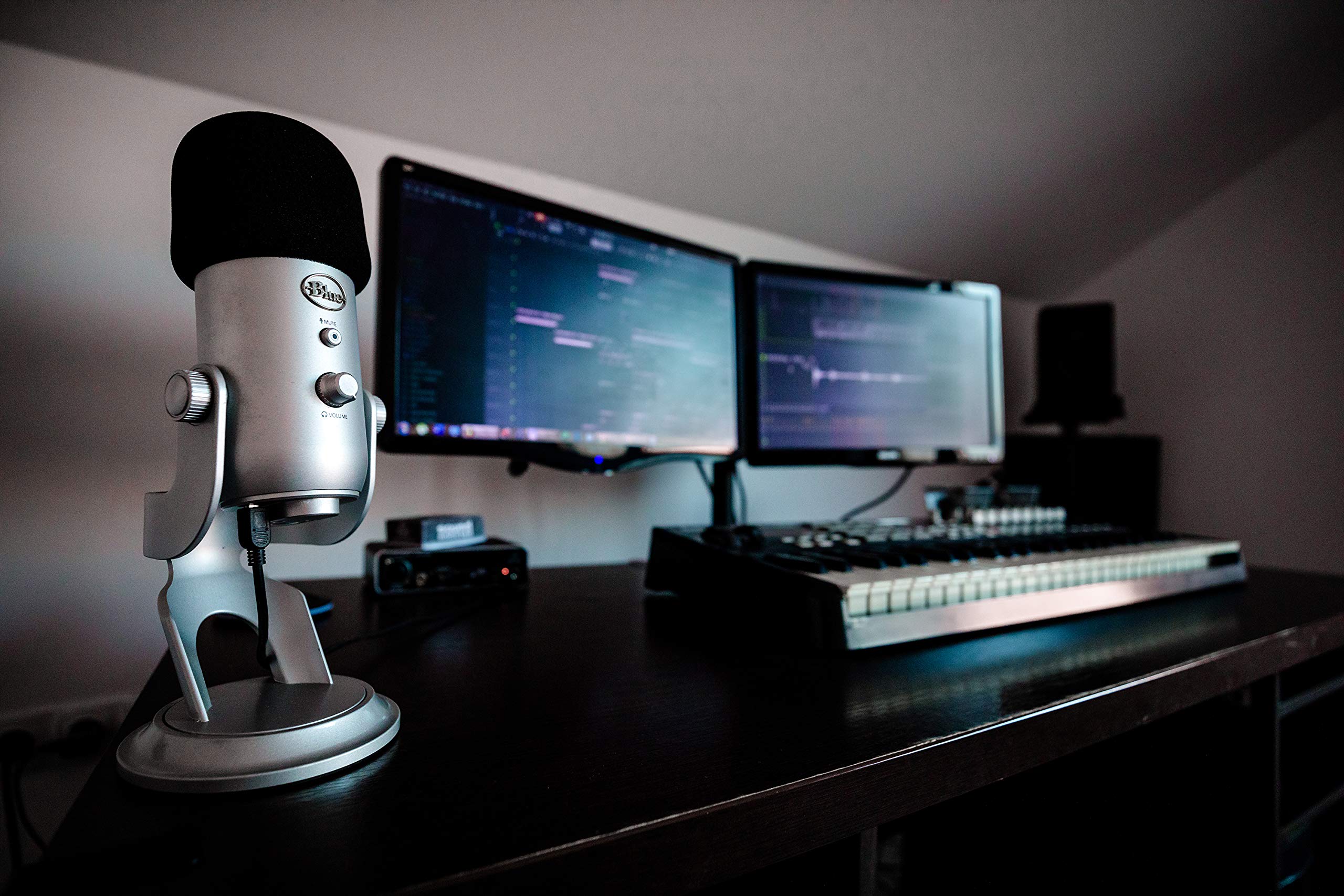 Sound Addicted - Premium Foam Cover Windscreen for Blue Yeti Microphones | Noise Reduction for Podcasting, Streaming & Professional Voice Recordings | Perfect for Home Studios & Content Creators