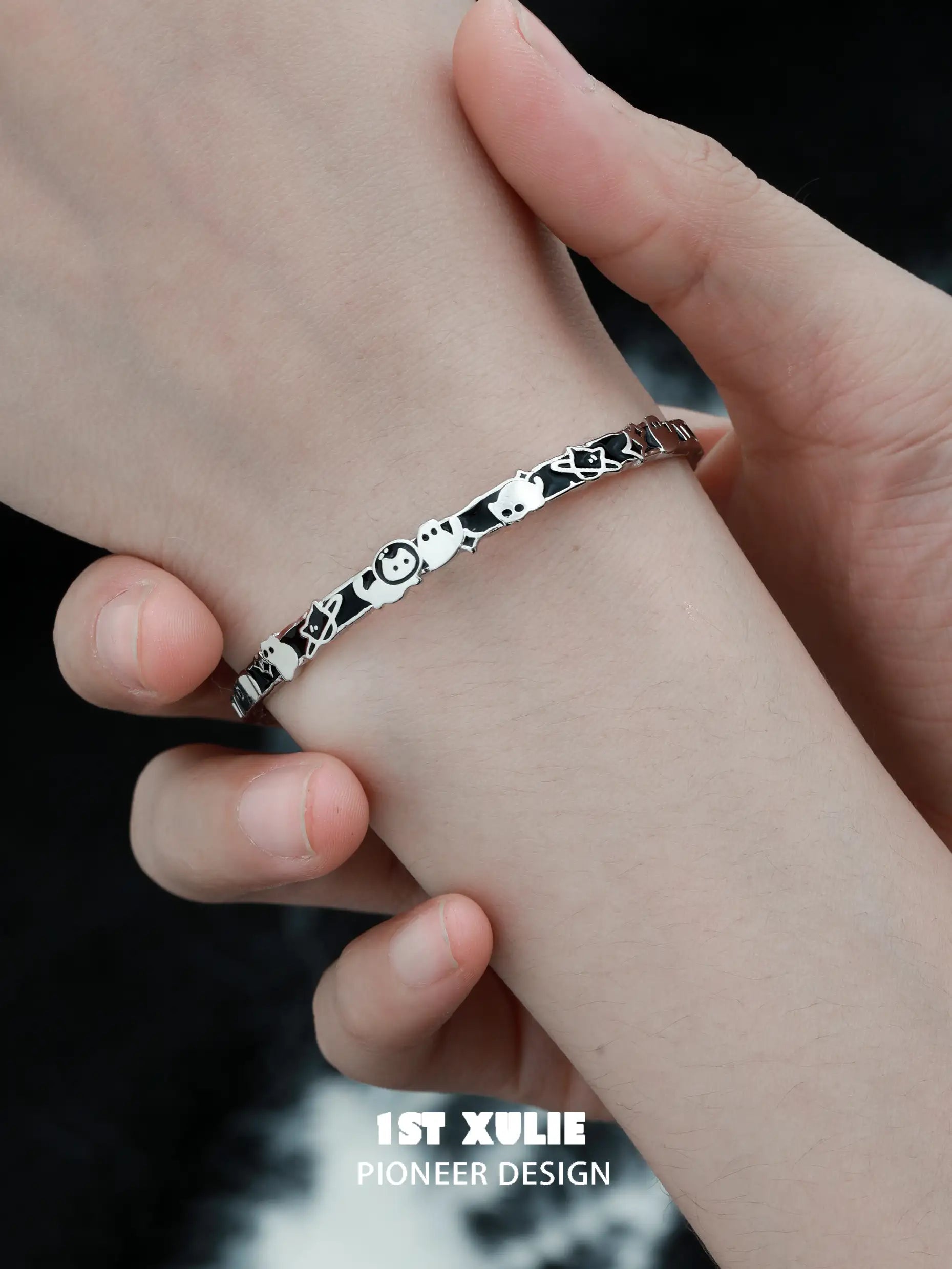 Handcrafted S925 Sterling Silver Black Cat Ghost Epoxy Coating Chain Bangle Bracelet - Perfect for Halloween, Gothic Fashion & Witchy Jewelry Lovers