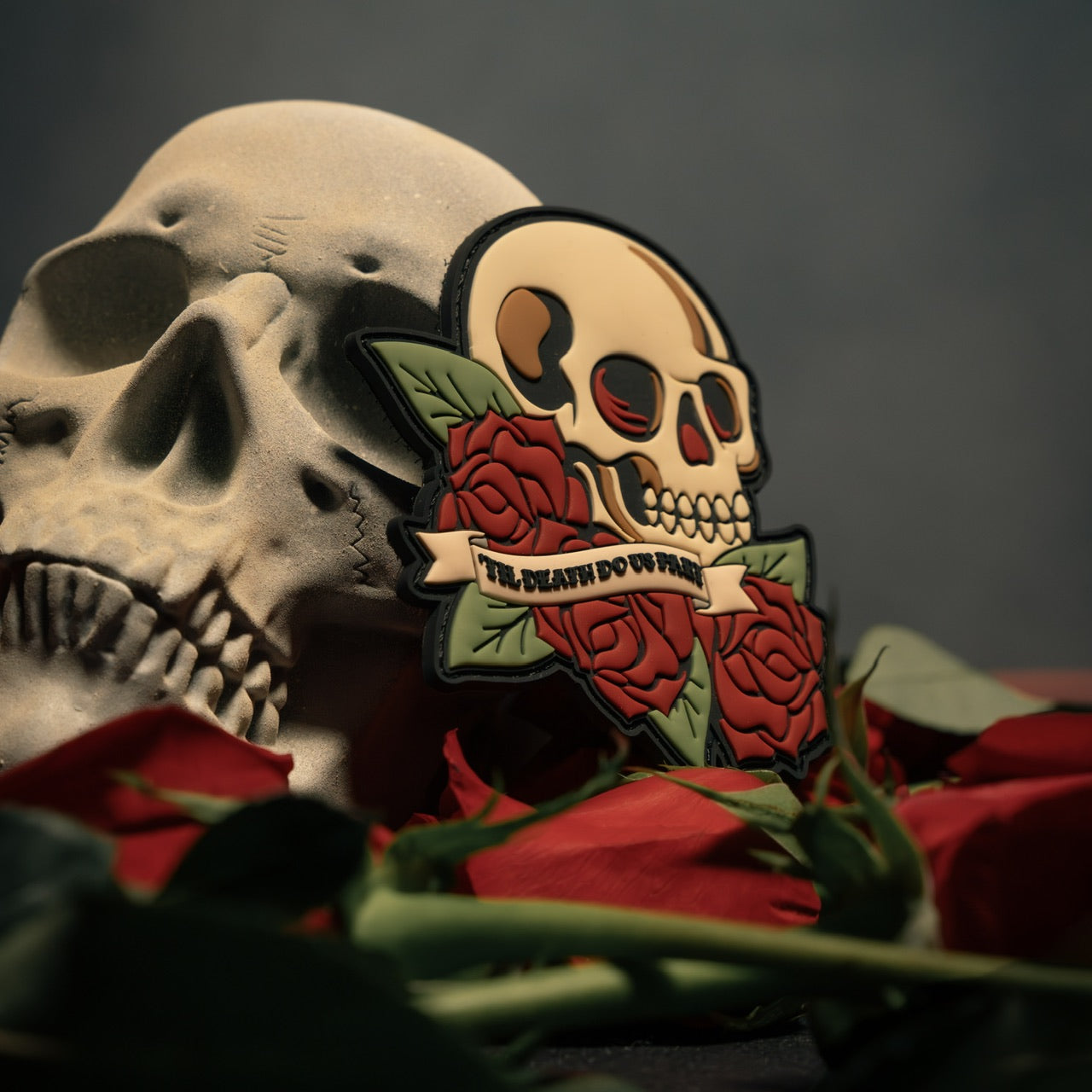 Love Never Dies Til Death Patch - Embroidered Iron-On Applique for Jackets, Bags & DIY Crafts - Perfect for Gothic Fashion, Punk Style & Memorial Gifts