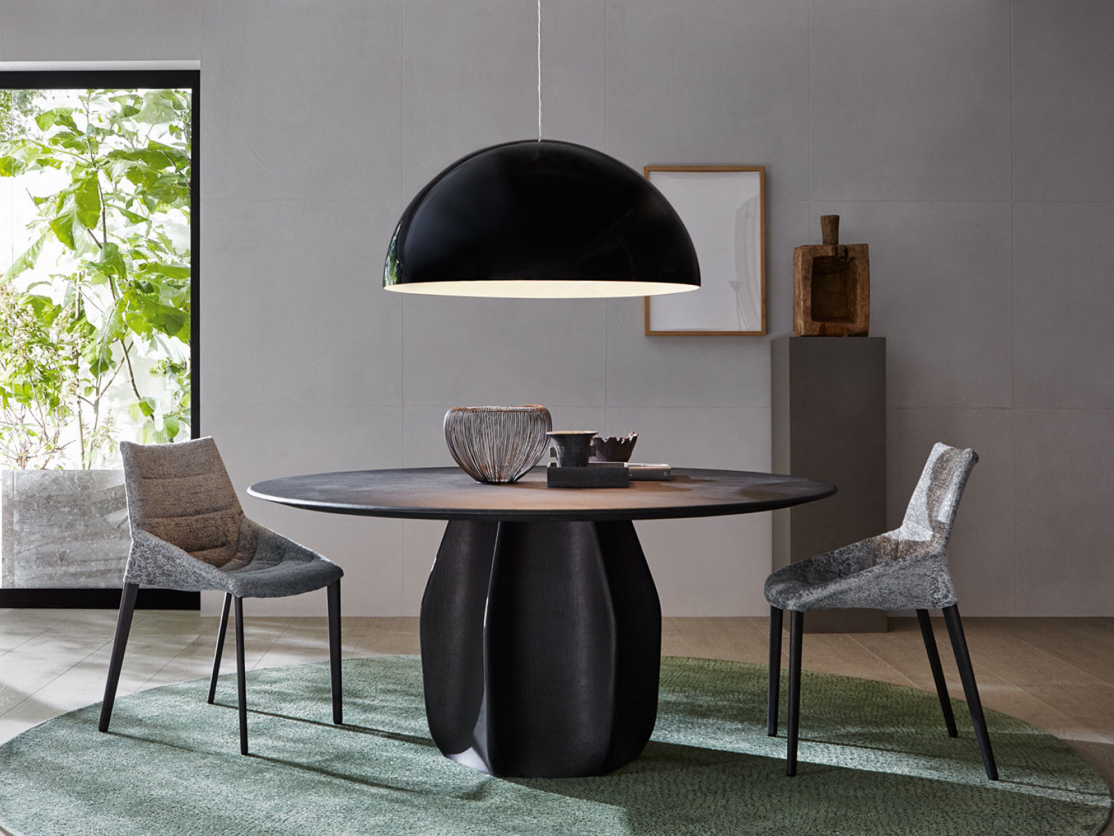 Modern Outline Dining Chair - Sleek Minimalist Design for Kitchen, Dining Room & Office - Comfortable & Stylish Seating Solution for Home & Restaurant Use