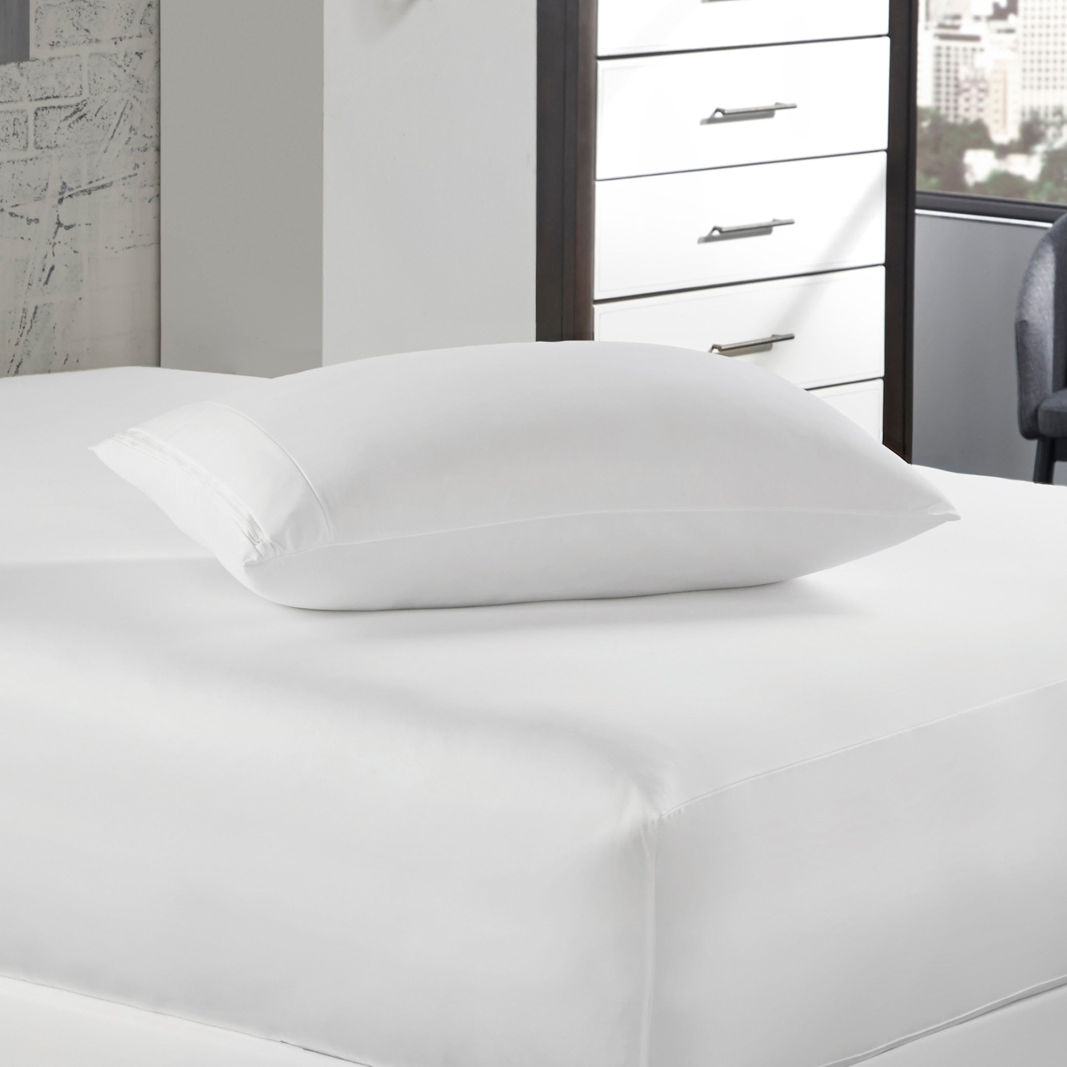 PureCare FRIO Cooling Pillow Protector - Breathable & Hypoallergenic Zippered Pillow Case | Machine Washable for Hot Sleepers & Night Sweats Relief | Perfect for Summer, Hot Flashes & Temperature Regulation