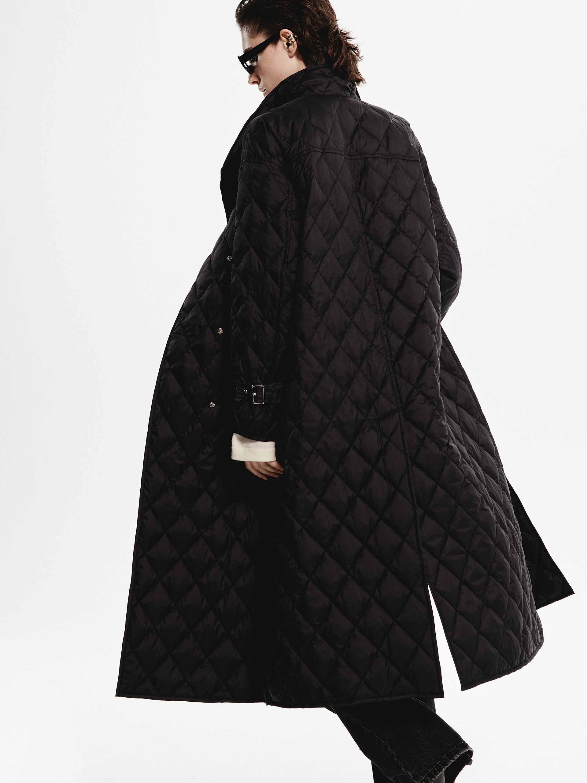 Long Quilted Down Coat for Women - Warm Winter Jacket with Hood | Water-Resistant & Lightweight | Perfect for Snowy Weather & Outdoor Activities