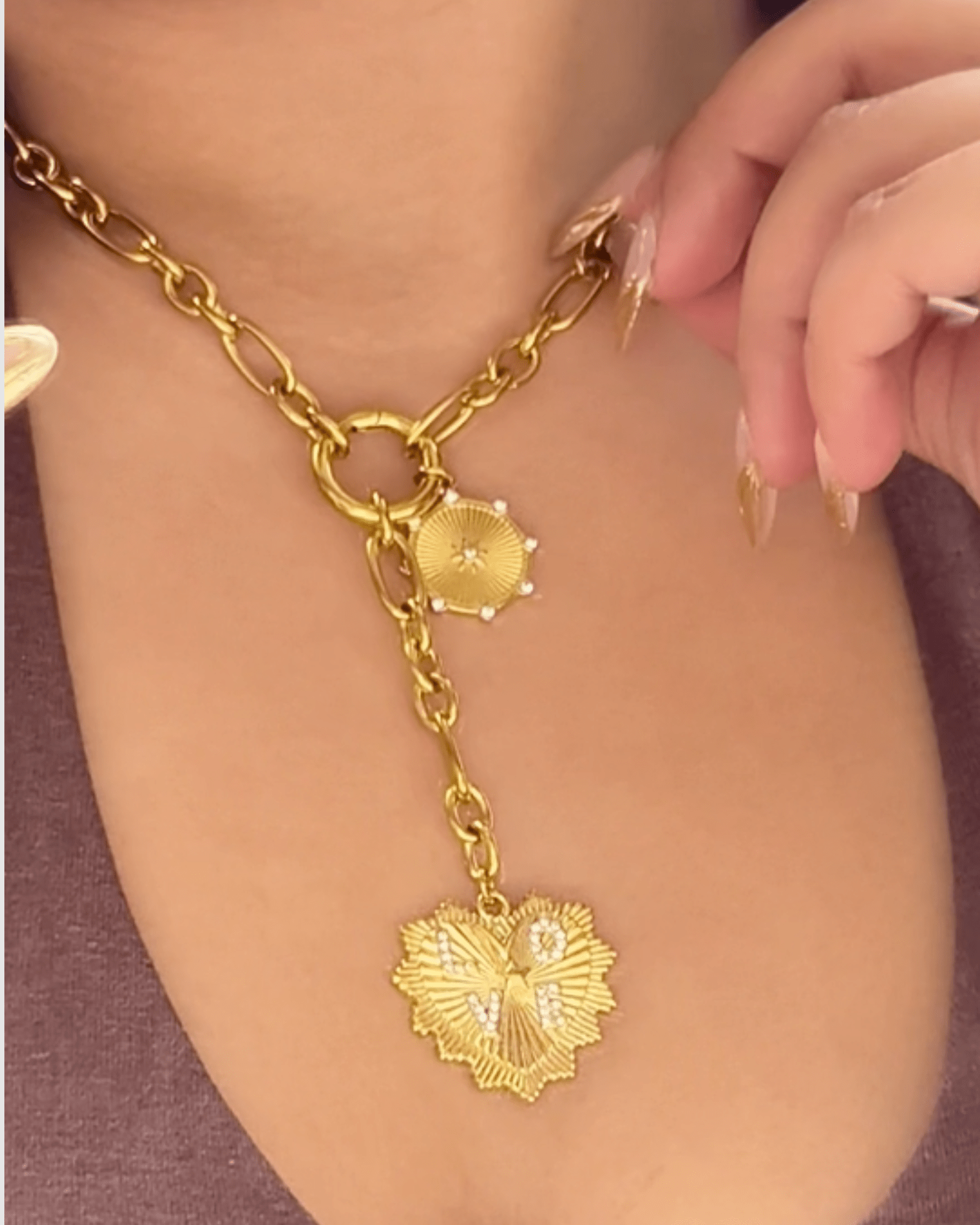 Izoa Amora Heart Pendant Necklace - 14K Gold Plated Romantic Jewelry Gift for Women, Perfect for Valentine's Day, Anniversary & Date Night