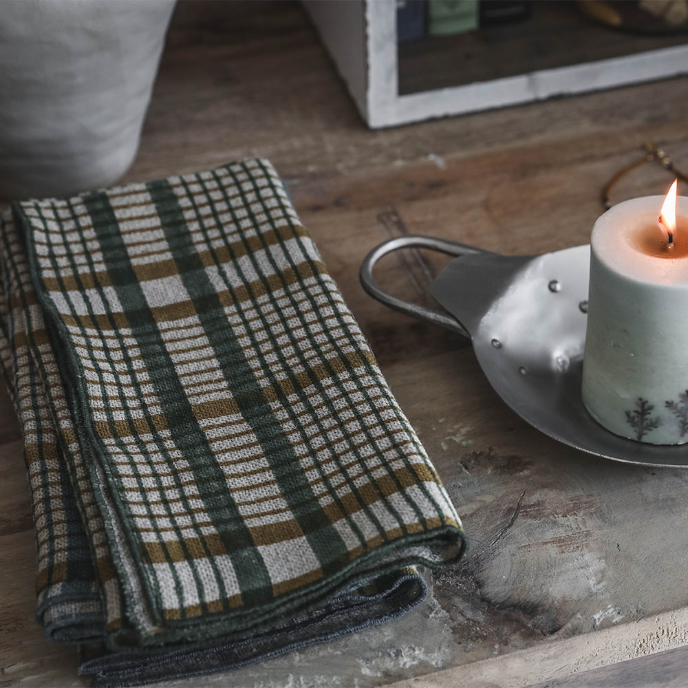 Premium Cross Table Linens - Elegant & Durable Tablecloths for Dining, Parties & Events - Perfect for Weddings, Restaurants & Home Decor