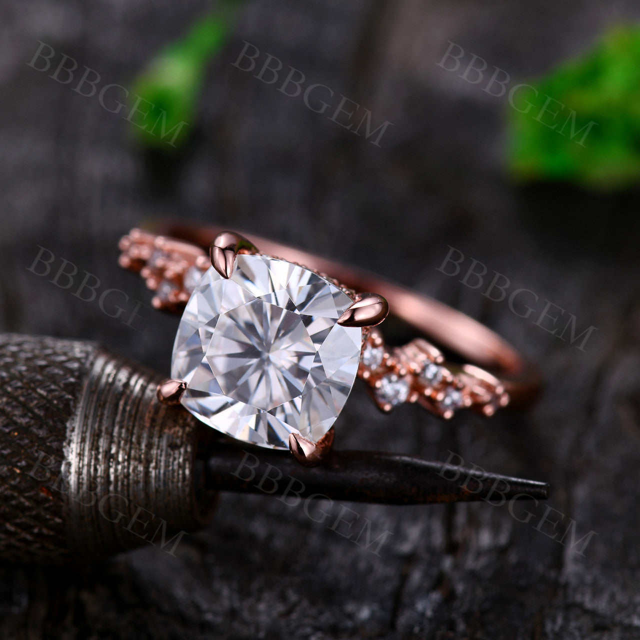 1.7CT Unique Cushion Cut Moissanite Engagement Ring & Wedding Band Set - Sparkling Cluster Design for Proposals, Anniversaries & Bridal Jewelry