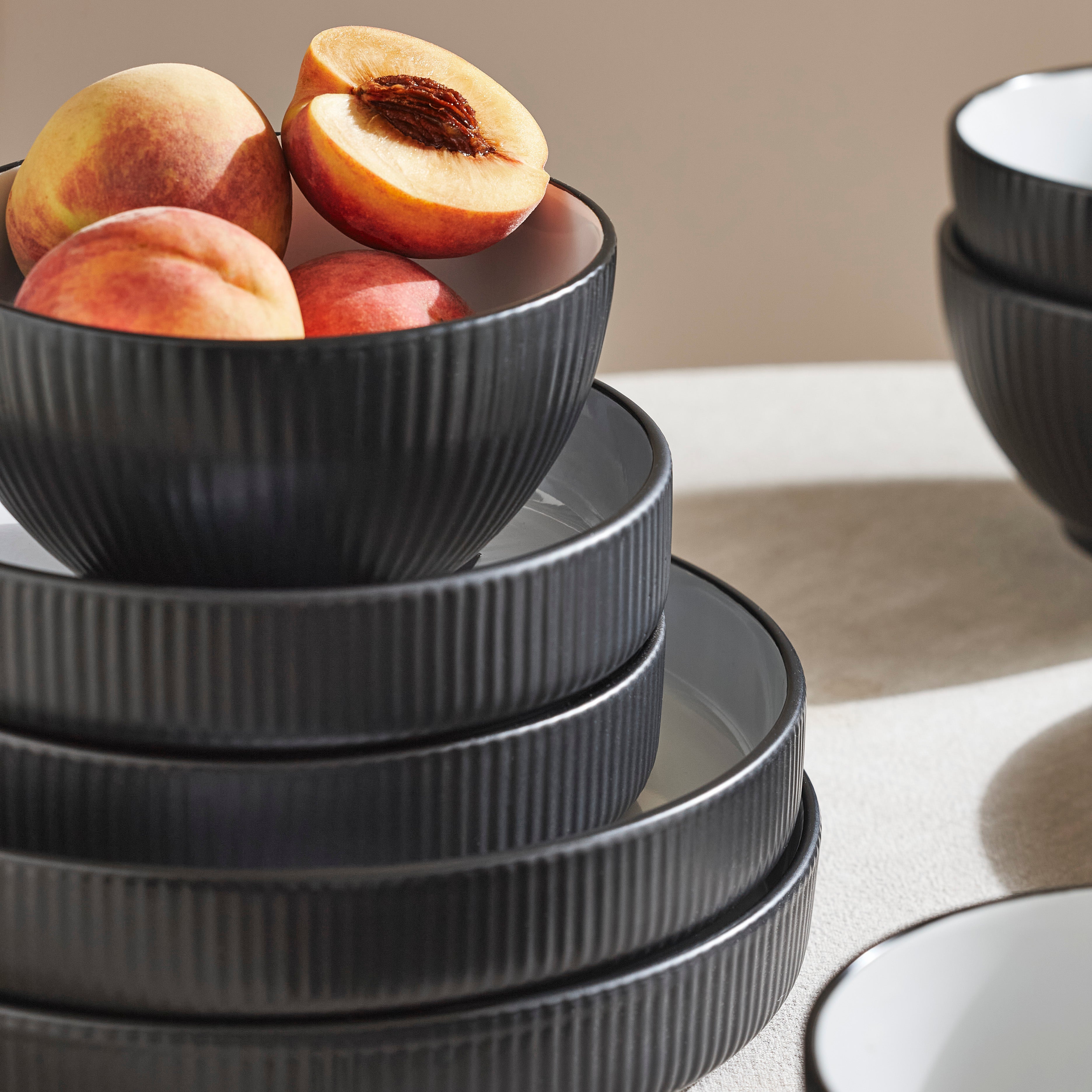Premium Larosso Stoneware Dinnerware Set - 16-Piece Black & White Porcelain Plates, Bowls & Mugs - Elegant Dinner Set for Home, Restaurant & Special Occasions