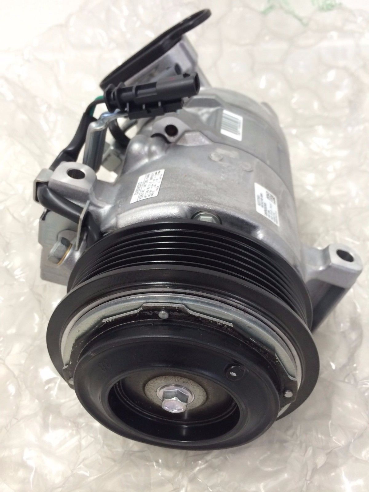 Genuine Holden Commodore VF V6 Air Conditioning Compressor Part #92276906 - Perfect for AC Repair & Cooling System Maintenance
