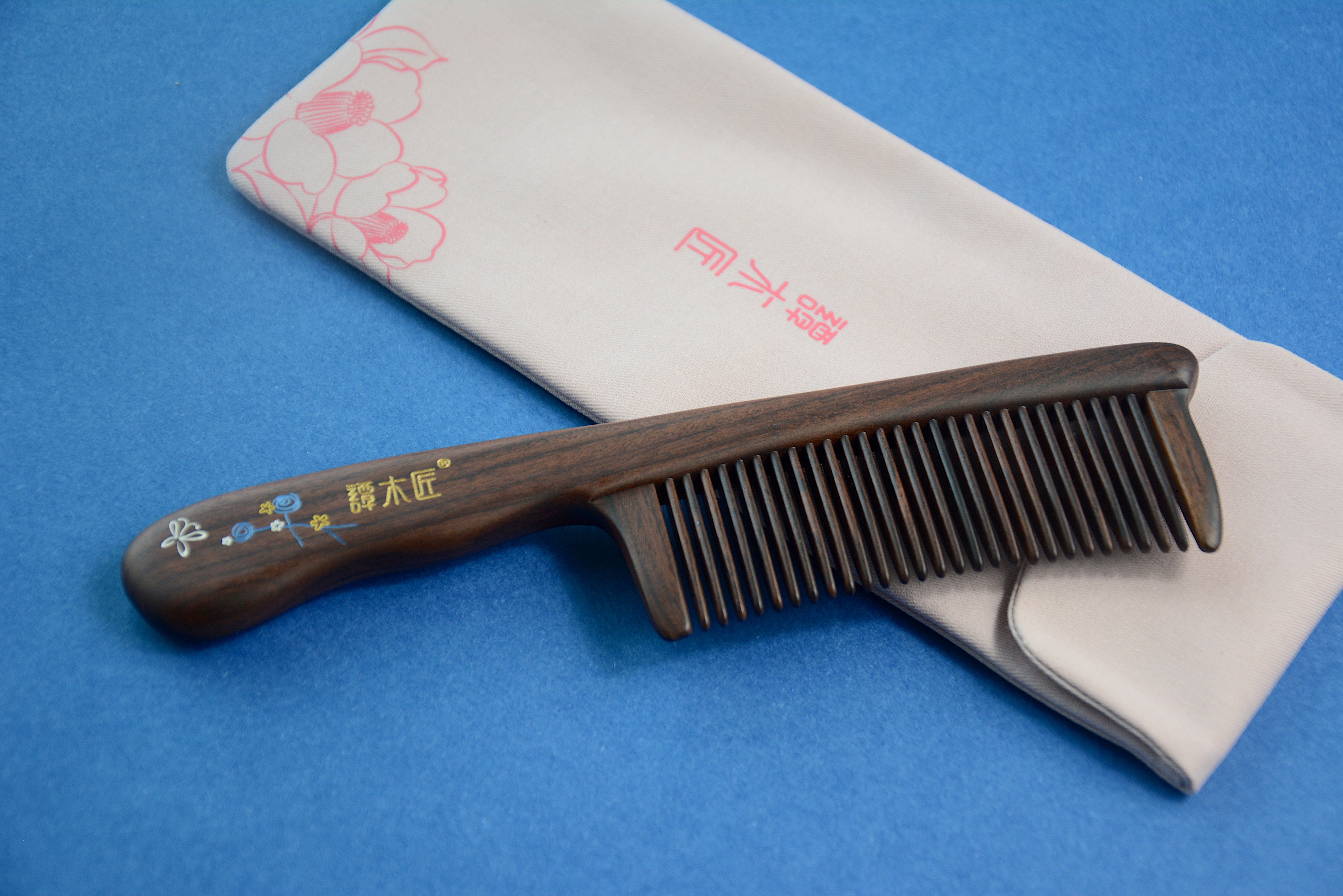 Premium Handcrafted Wooden Hair Comb for Women - Natural Flower Design, Smooth Detangling & Styling - Perfect for Daily Use, Travel & Gifts
