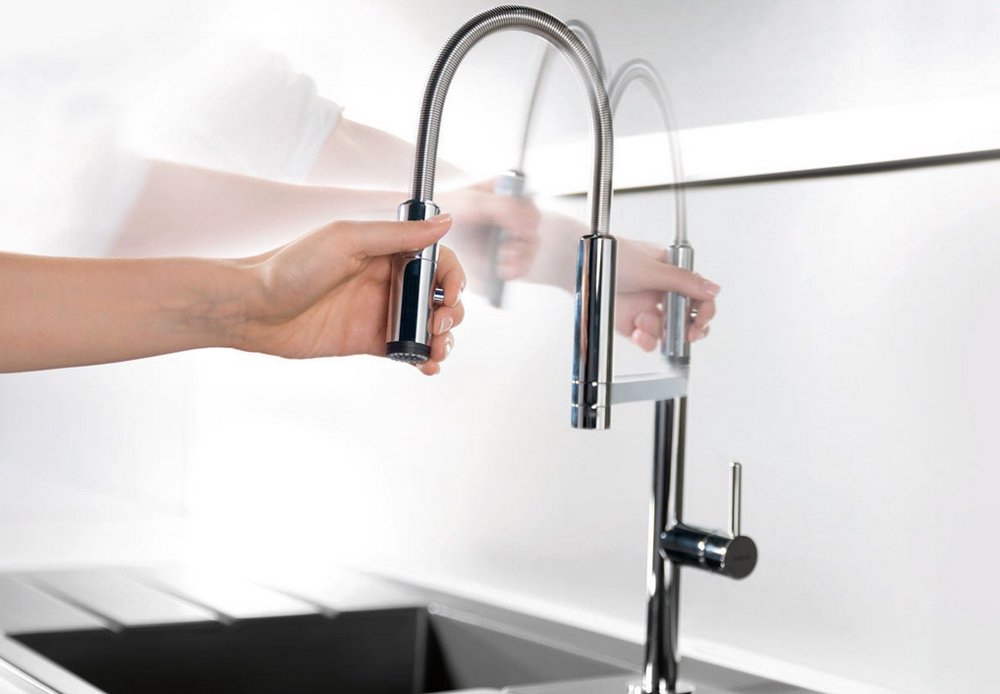 Doeco Royal Move 92400 Kitchen Faucet - Modern Pull-Down Sprayer for Easy Cooking & Dishwashing in Your Home