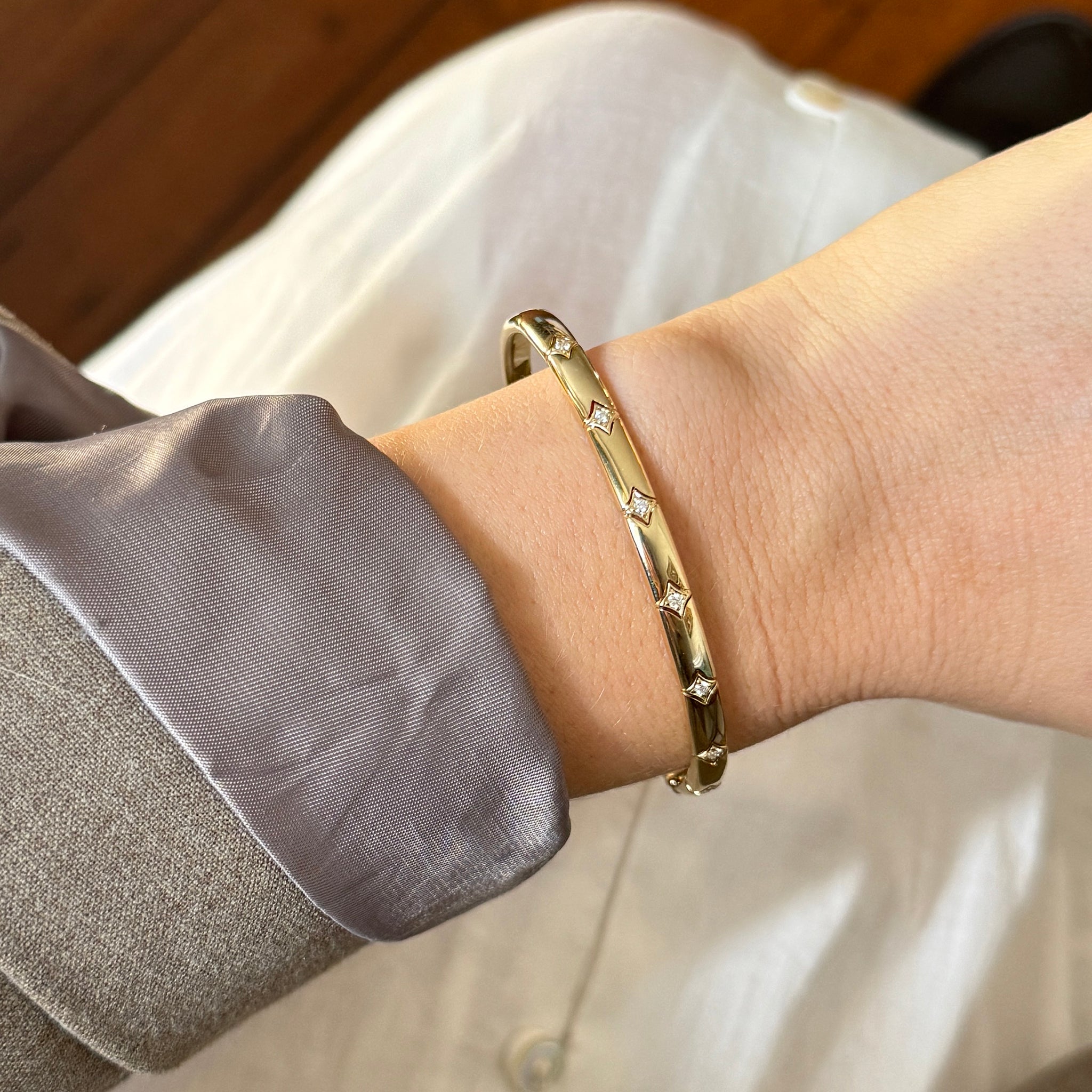 18ctw Diamond Star 14K Yellow Gold Bangle Bracelet for Women - Elegant Jewelry Gift for Anniversary, Birthday & Special Occasions