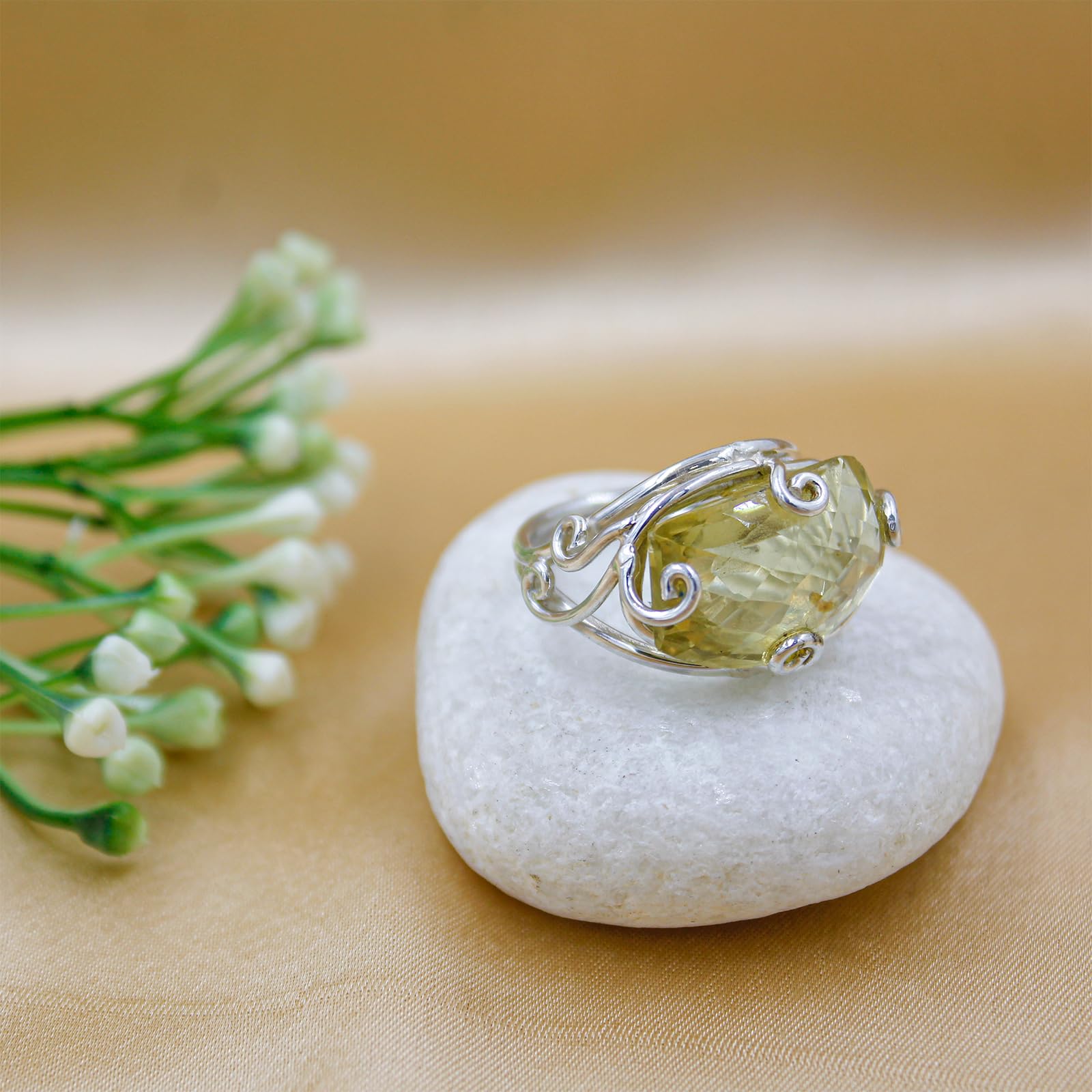 Handmade Lemon Quartz Gemstone Ring for Women & Men - 925 Sterling Silver Fashion Jewelry - Perfect for Parties, Weddings & Everyday Wear