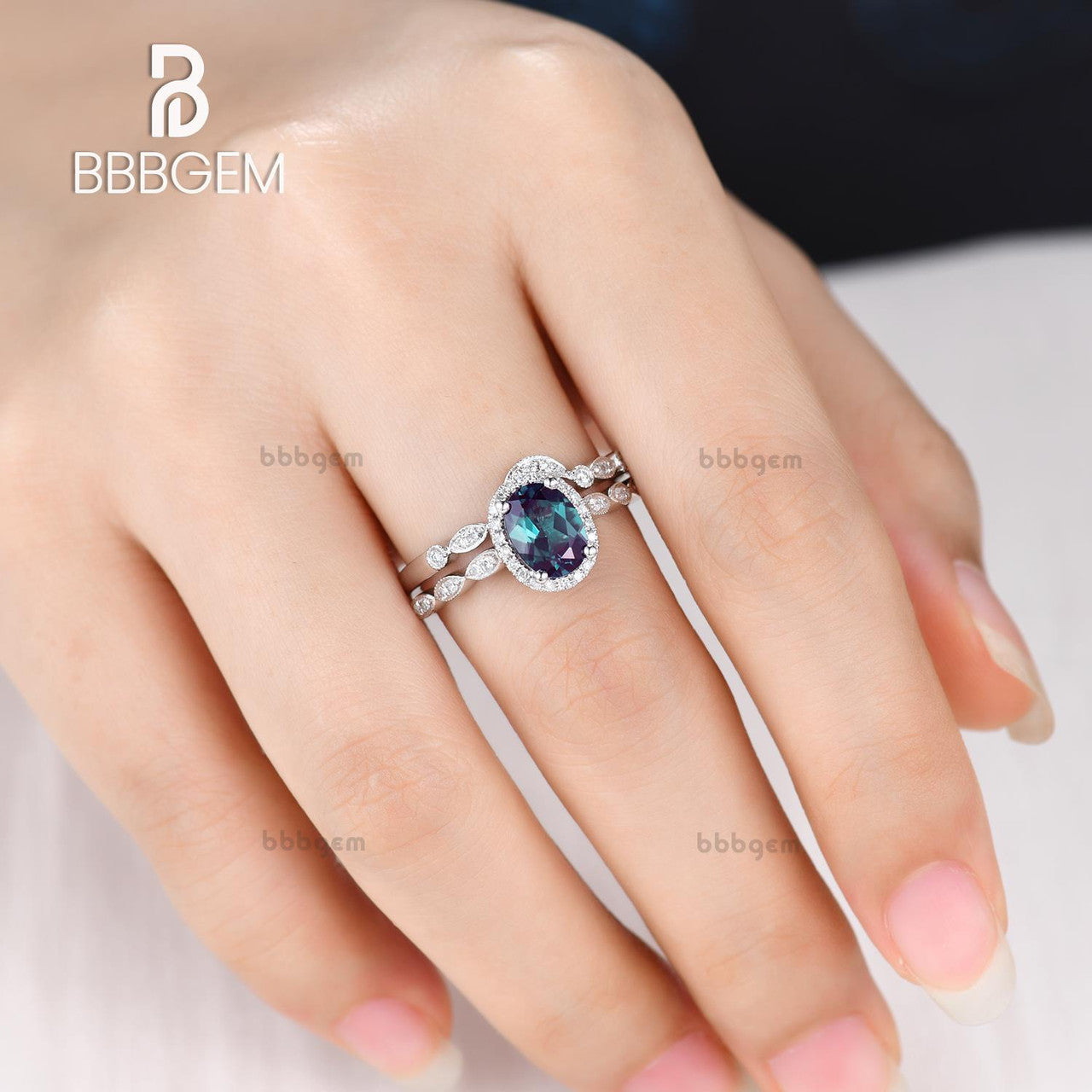 Exquisite Oval Alexandrite Halo Diamond Engagement Ring Set with Matching Curved Diamond Wedding Band | Perfect for Proposals, Anniversaries & Bridal Jewelry | Elegant Gift for Her