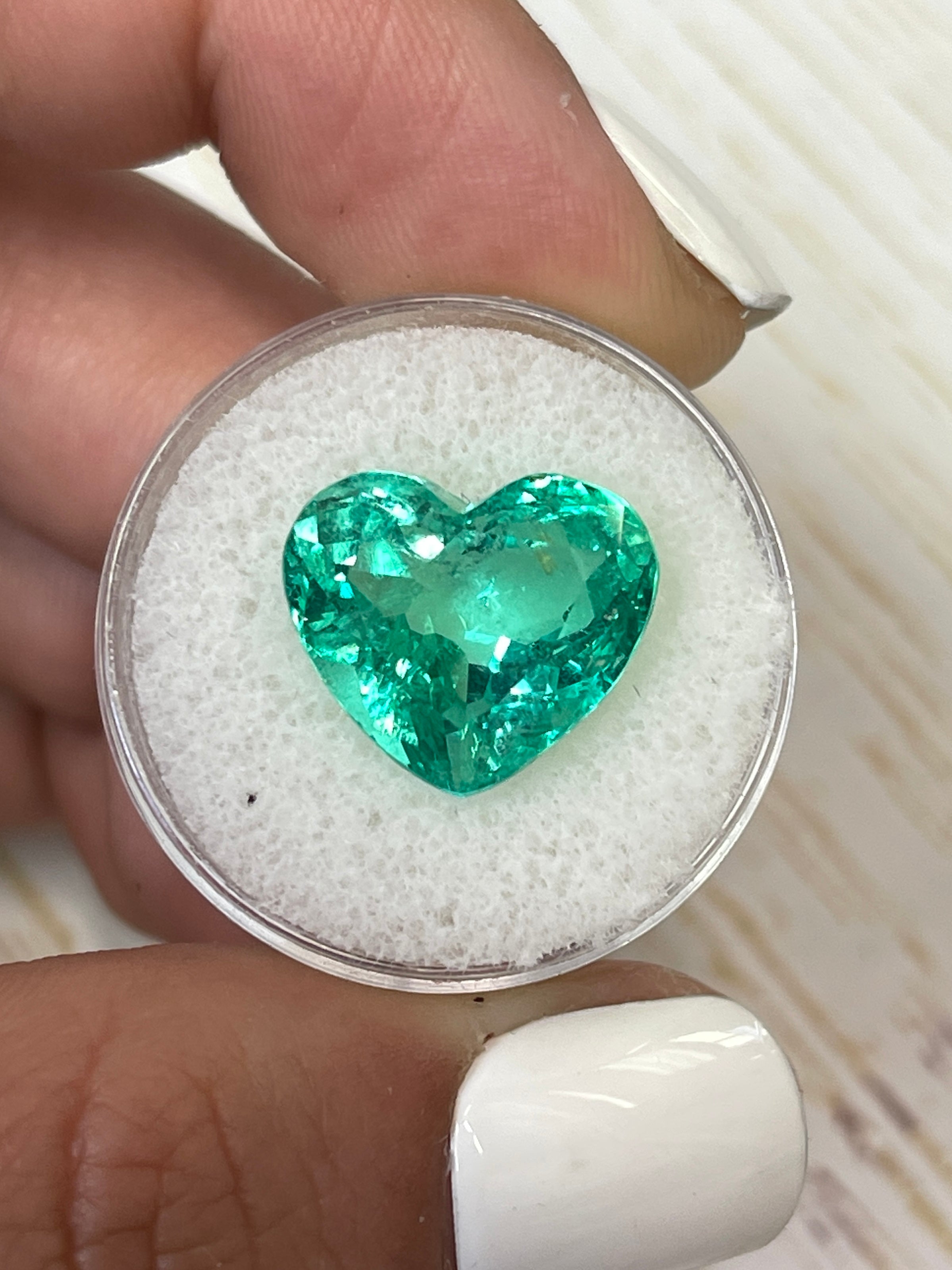 9.86 Carat 13x15mm Yellowish Green Natural Loose Colombian Emerald Heart Cut Gemstone for Jewelry Making, Engagement Rings & Luxury Gifts