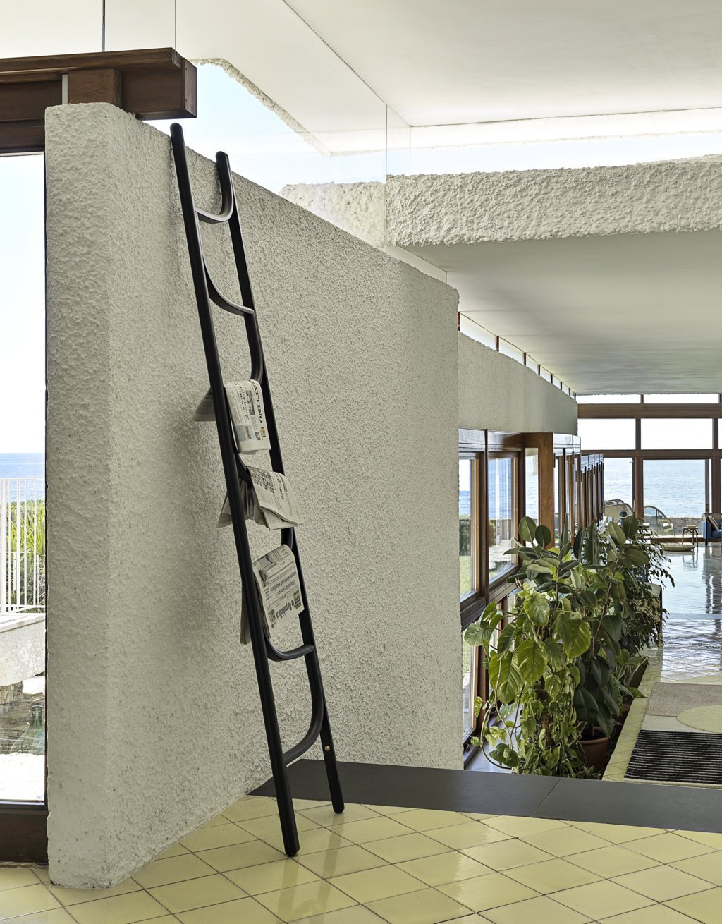 GTV Bentwood Ladder - Sturdy Wooden Step Ladder for Home, Kitchen, and Office Use - Perfect for Reaching High Shelves and Storage Spaces