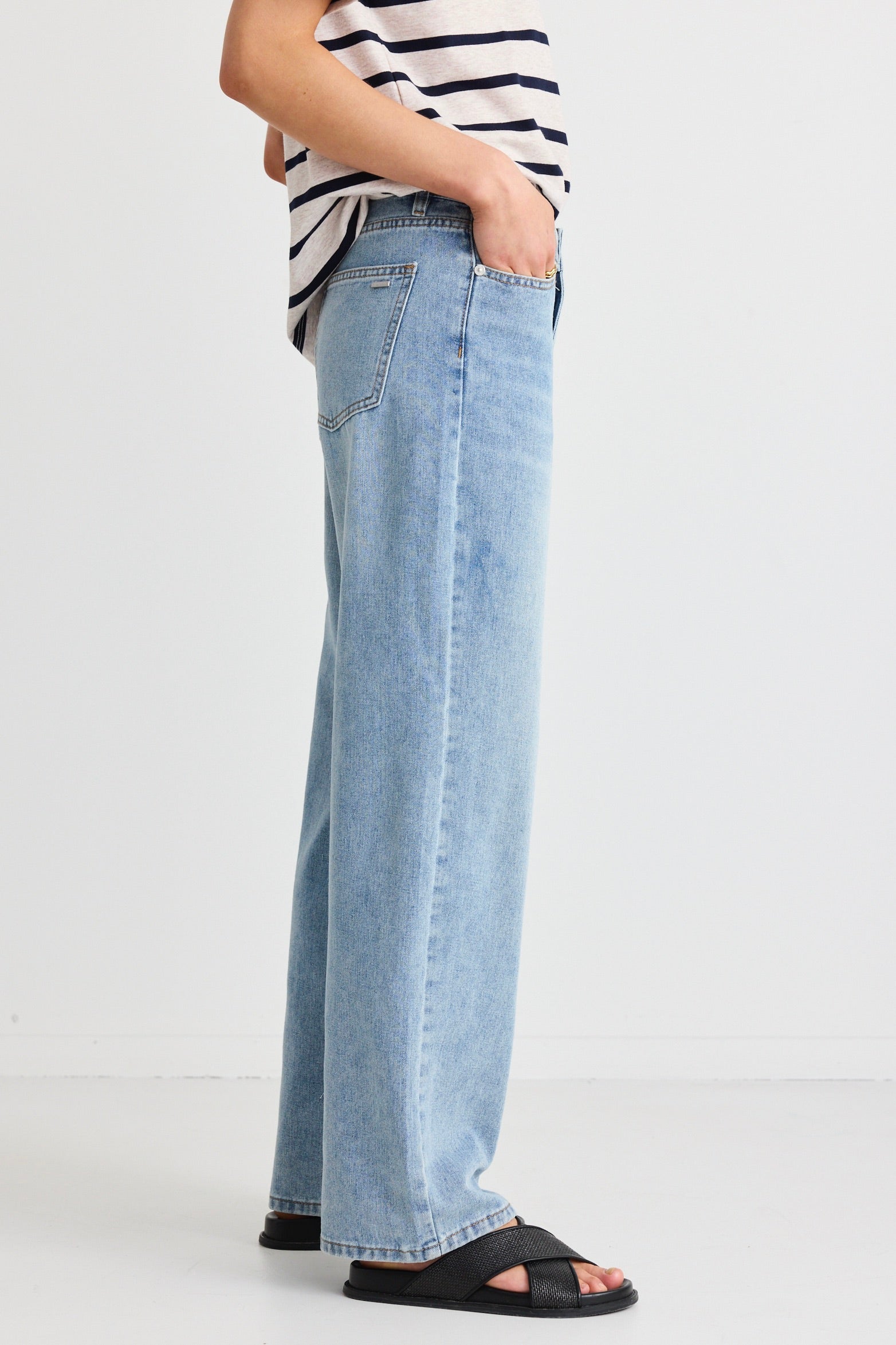 Women's Cedar Cool Blue Mid Rise Relaxed Jeans - Comfortable Stretch Denim Pants for Casual Wear & Everyday Outfits