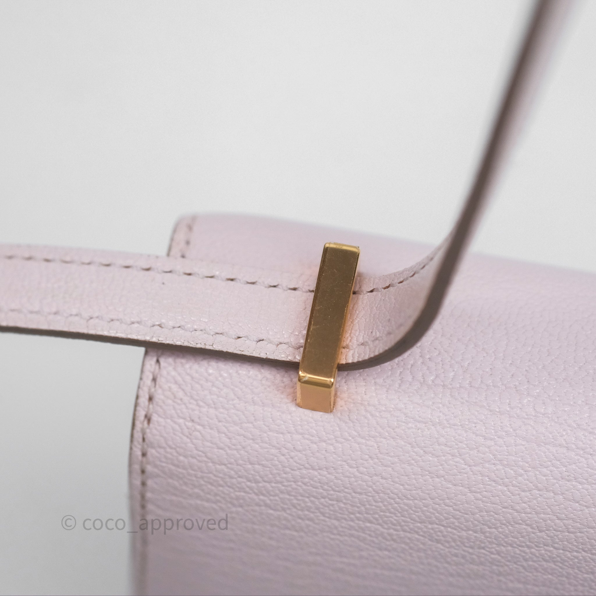 Hermès Constance Mini 18cm Bag in Mauve Pale Chevre Mysore Leather with Rose Gold Hardware - Luxury Crossbody Purse for Women, Perfect for Date Night & Special Occasions