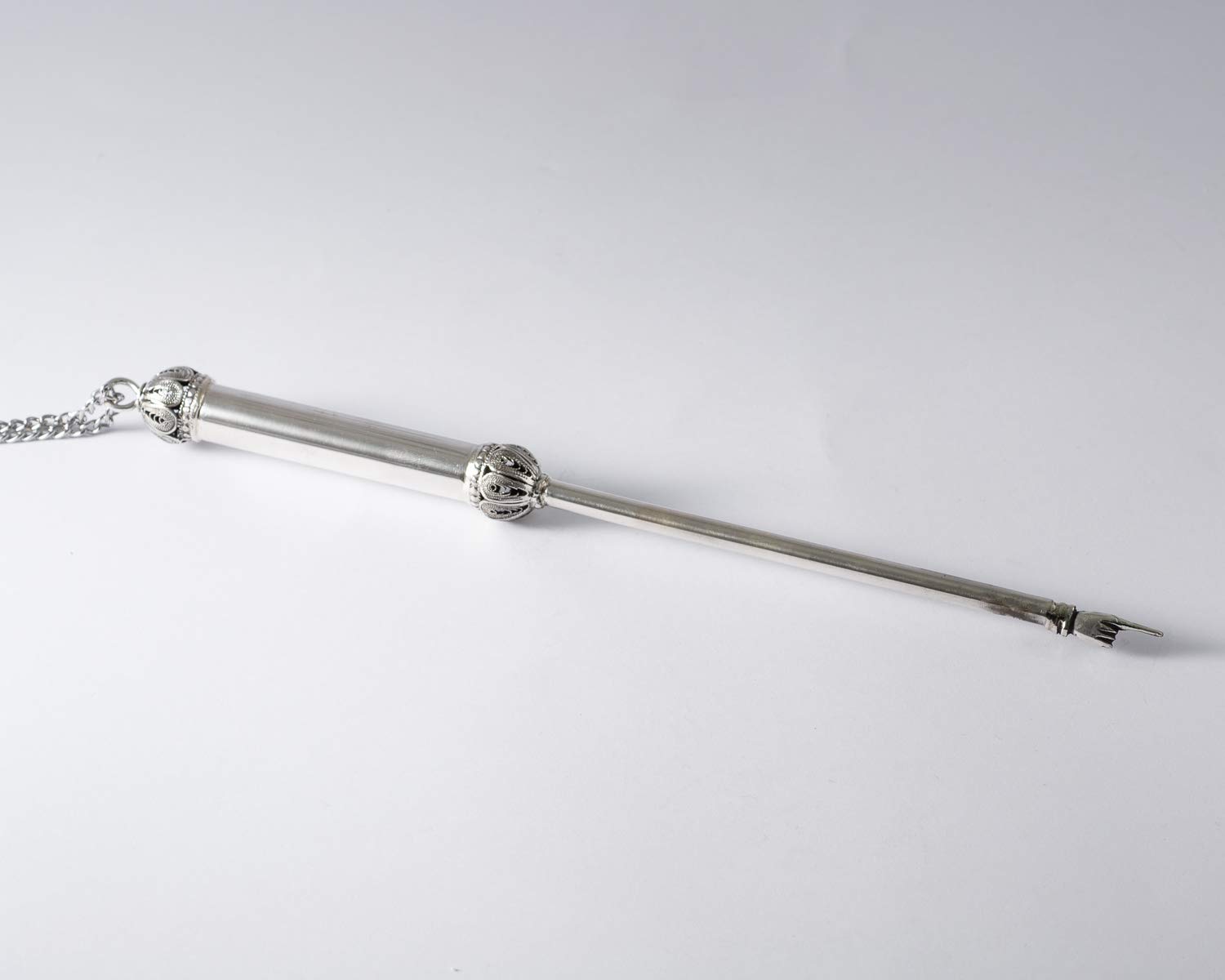 Authentic Sterling Silver Yad Torah Pointer - Elegant Filigree Design for Jewish Ceremonies, Bar Mitzvah & Bat Mitzvah Gift - Perfect for Torah Reading & Synagogue Use