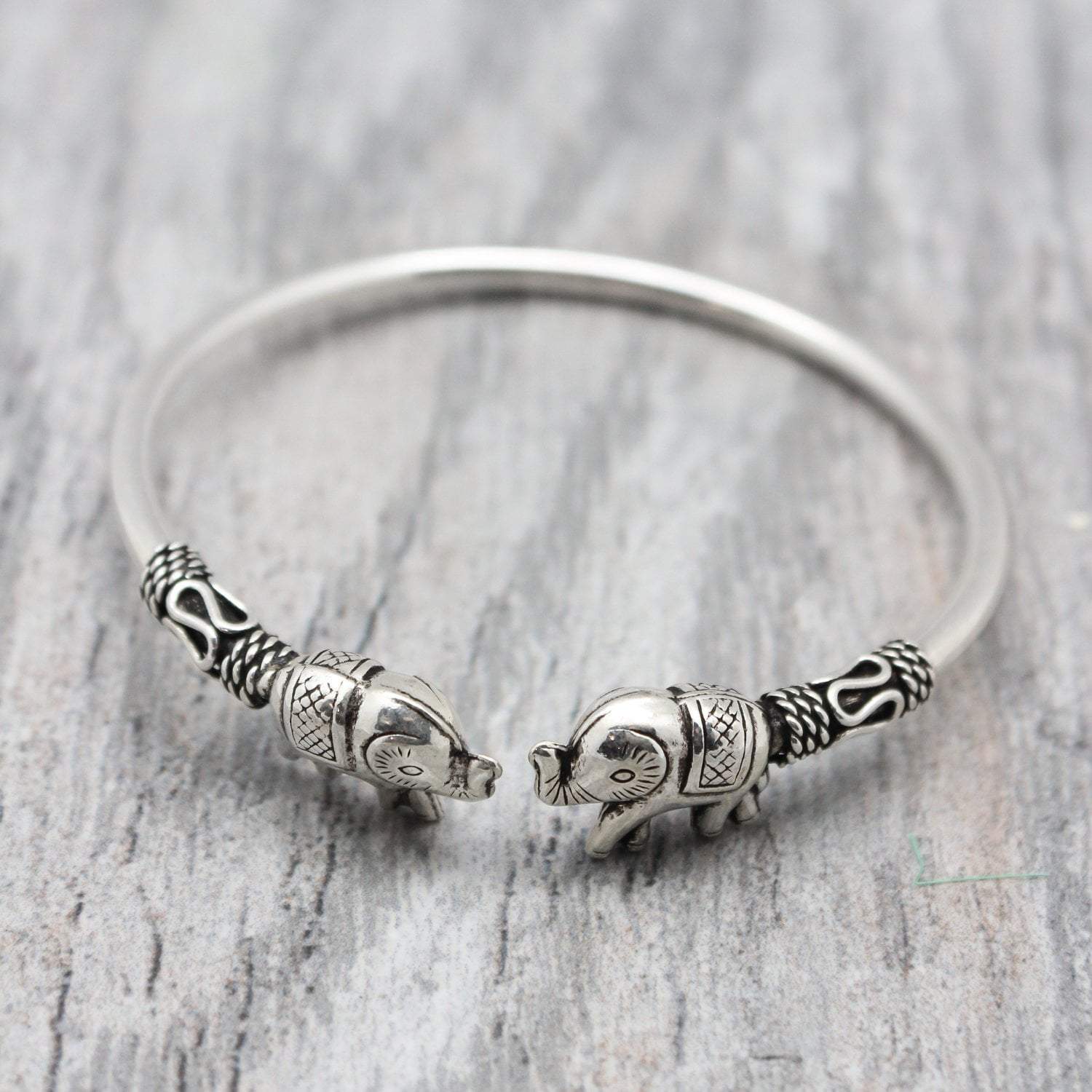 Happy Elephant Bracelet for Women - Cute Animal Jewelry Gift for Her - Boho Beaded Bracelet for Friendship, Birthday, Travel & Everyday Wear
