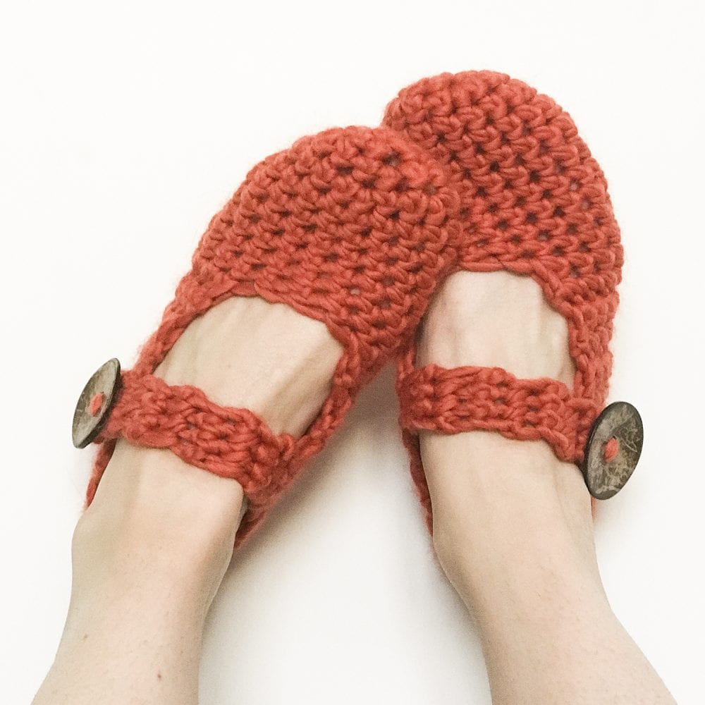 Amy Slippers Crochet Kit - DIY Handmade Crochet Slippers for Women - Perfect for Home, Gifts & Relaxation