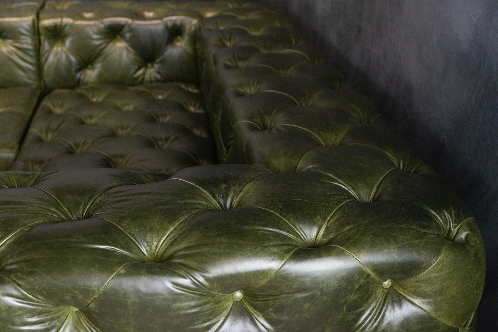 Luxury Royal Decadence Genuine Leather Sectional Sofa - Modern Living Room Furniture for Home Theater & Family Gatherings