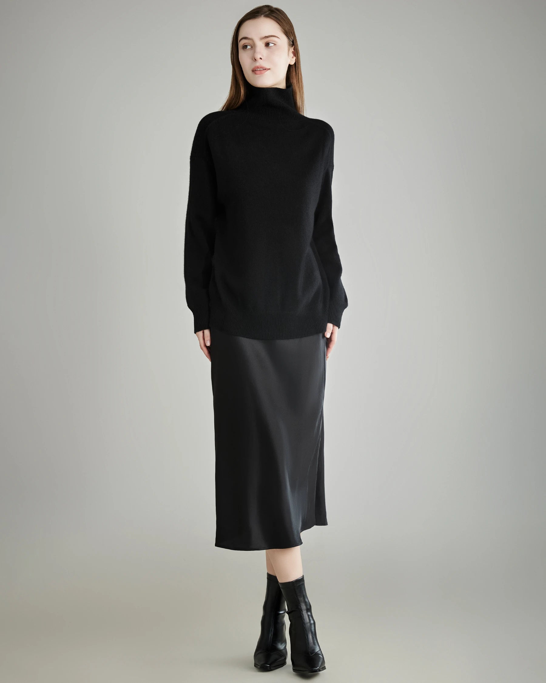 Luxury Women's Oversized Turtleneck Cashmere Sweater - Soft & Warm Winter Pullover for Casual Outfits, Office Wear & Holiday Fashion