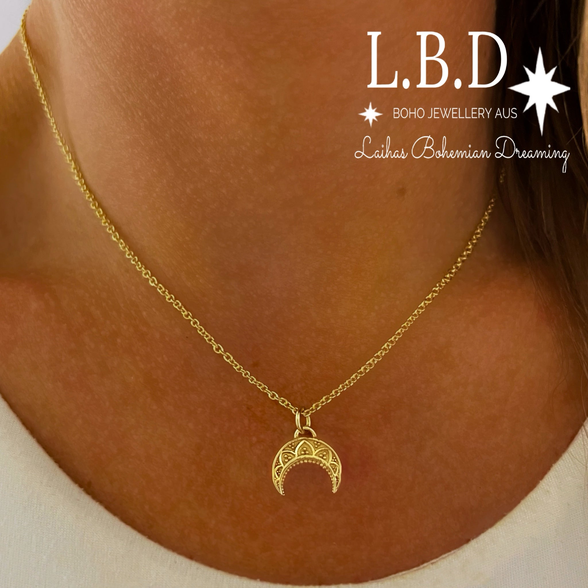 Laihas La Luna Mini Moon Gold Boho Necklace for Women - Dainty Gold Moon Pendant Necklace - Boho Chic Jewelry for Everyday Wear & Special Occasions