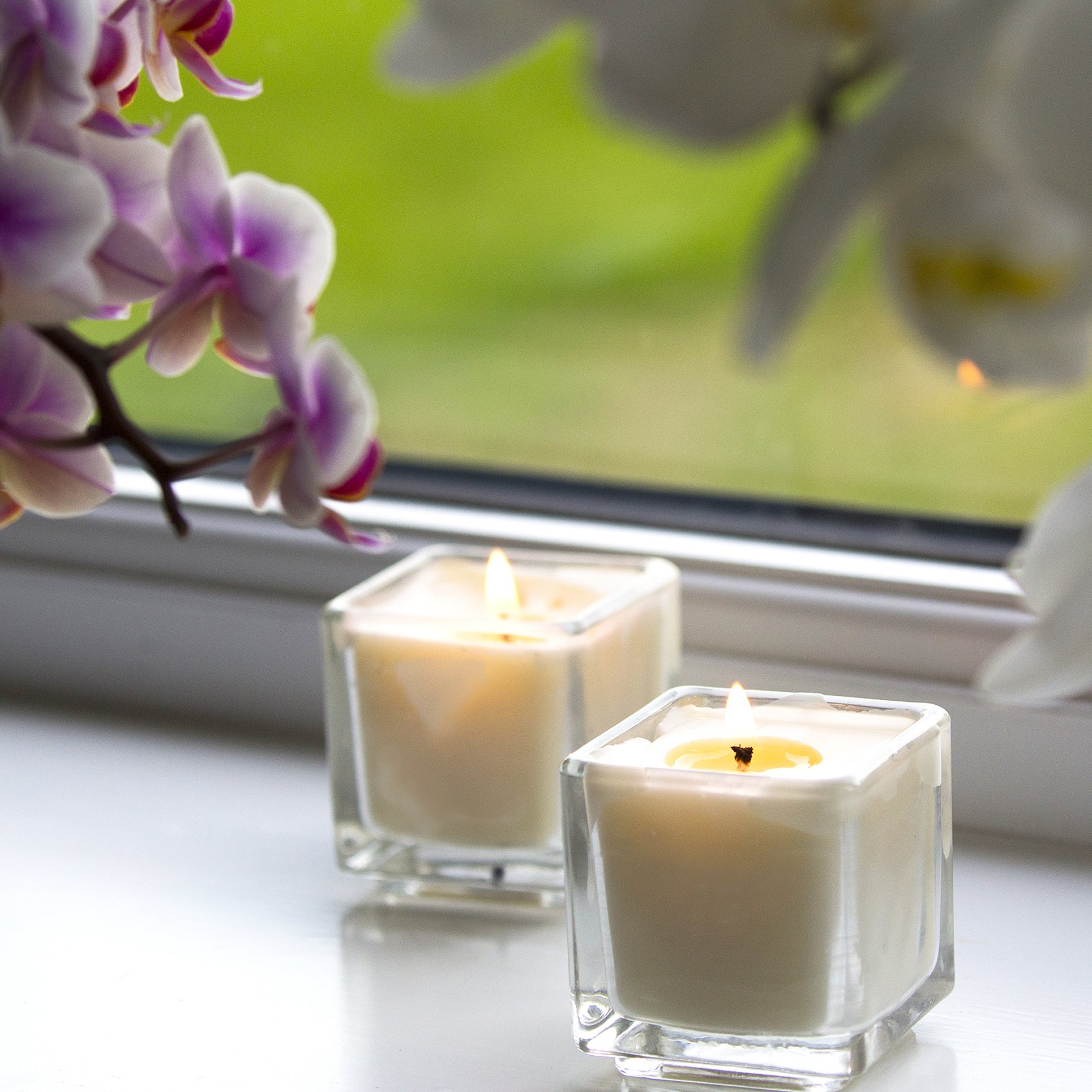 London Grapefruit & Rosemary Scented Candle - 8cl Small Aromatherapy Candle for Home, Kitchen, Bathroom & Living Room | Natural Soy Wax in Reusable Glass Jar | Perfect Relaxing Gift for Women & Men | Creates Cozy Ambiance for Meditation, Romantic Dinners & Stress Relief