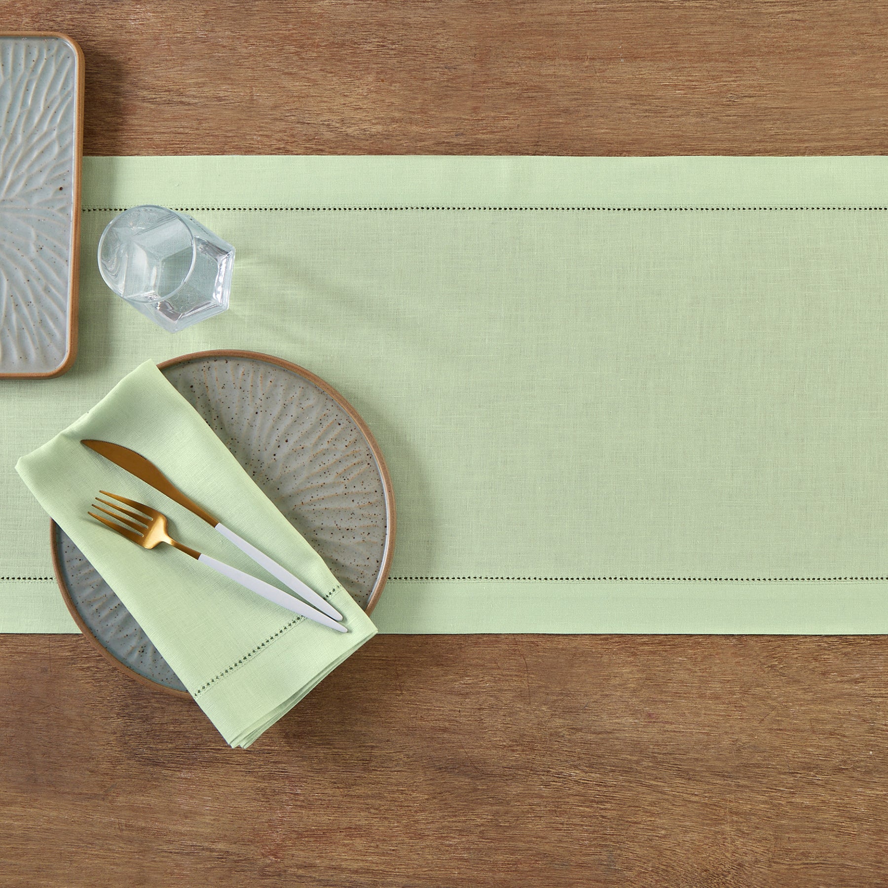 Elegant Classic Hemstitch Table Runner - Premium Linen Dining Decor for Weddings, Parties & Home Decor