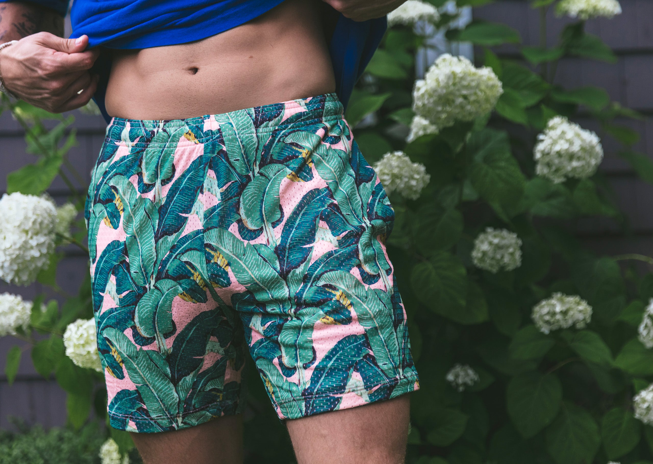6 Pocket Lounge Shorts for Women - Soft Pink Palms Print, Comfortable Casual Wear for Beach, Yoga, and Summer Outings
