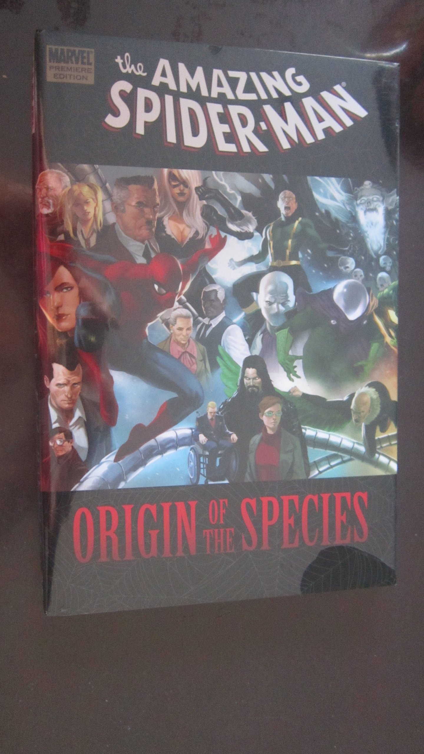 Spider-Man: Origin of the Species - Marvel Comics Graphic Novel | Superhero Action Adventure Story | Perfect for Collectors & Comic Book Fans | Great Gift for Birthday & Holidays