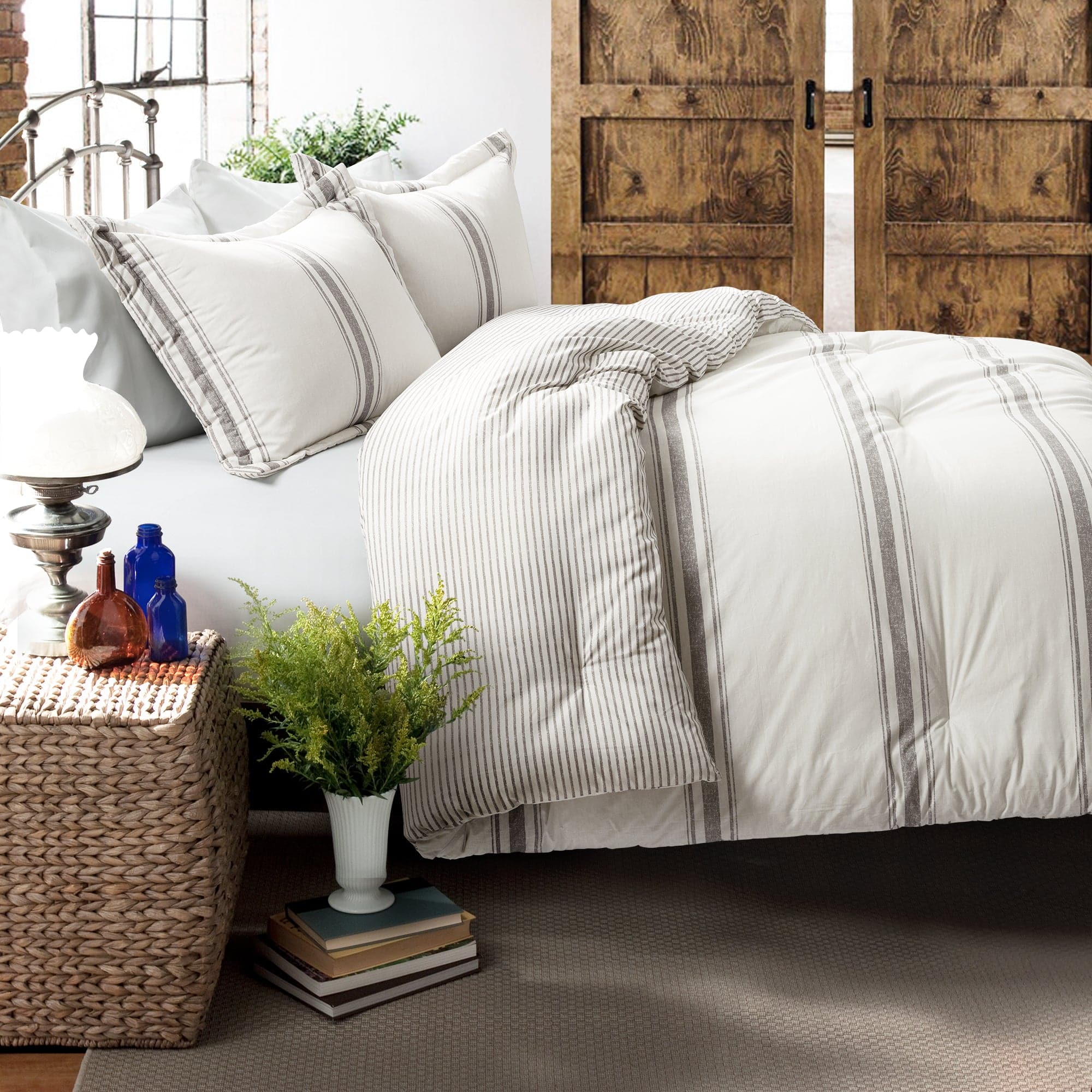 Farmhouse Stripe Reversible Comforter Set - Queen Size, Soft Breathable Cotton Bedding - Perfect for Cozy Bedroom Decor & Guest Room Styling