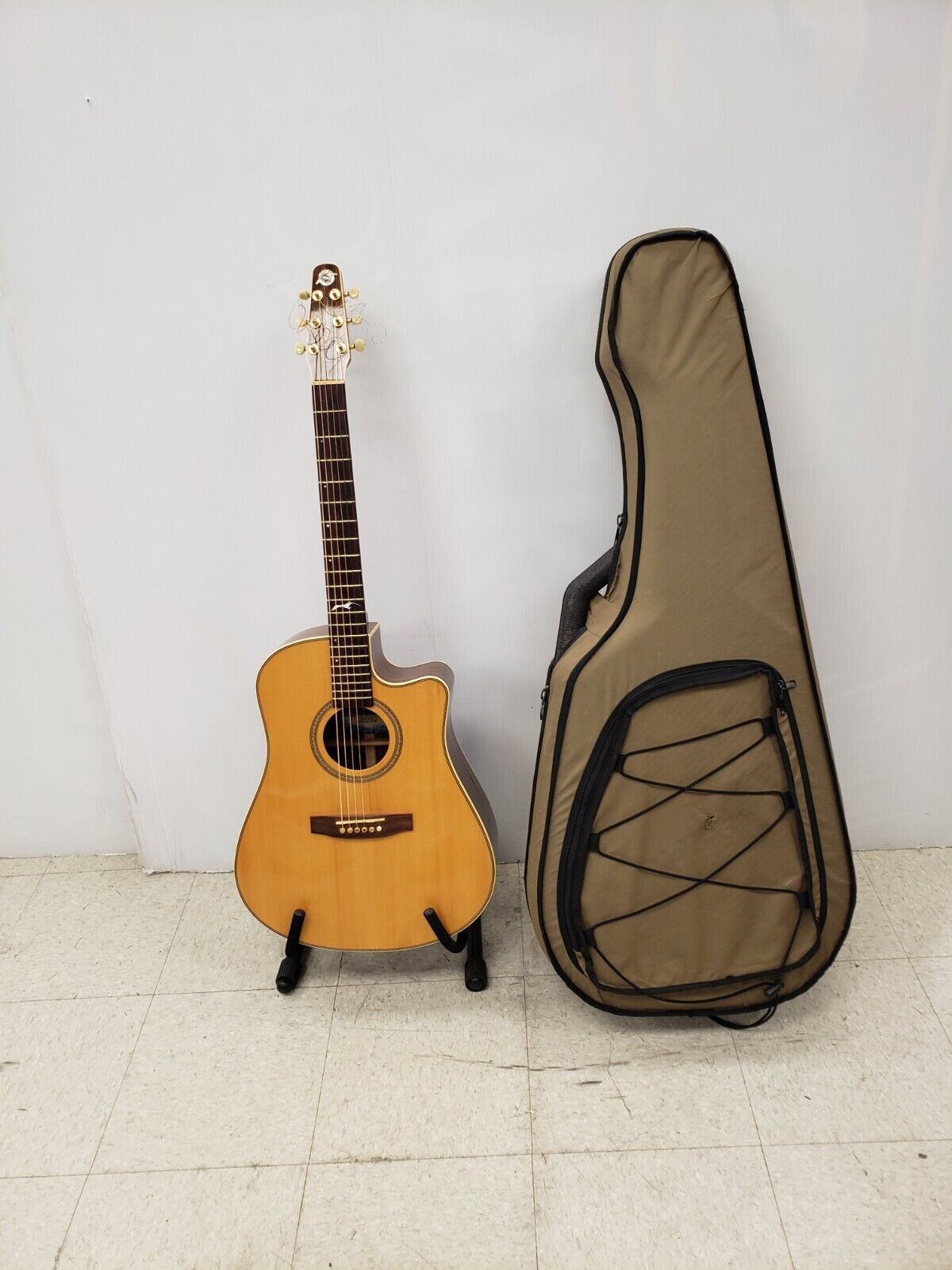 Seagull 22601 Acoustic Guitar - Premium Handcrafted Solid Wood Guitar for Beginners & Professionals - Perfect for Home, Studio & Live Performances