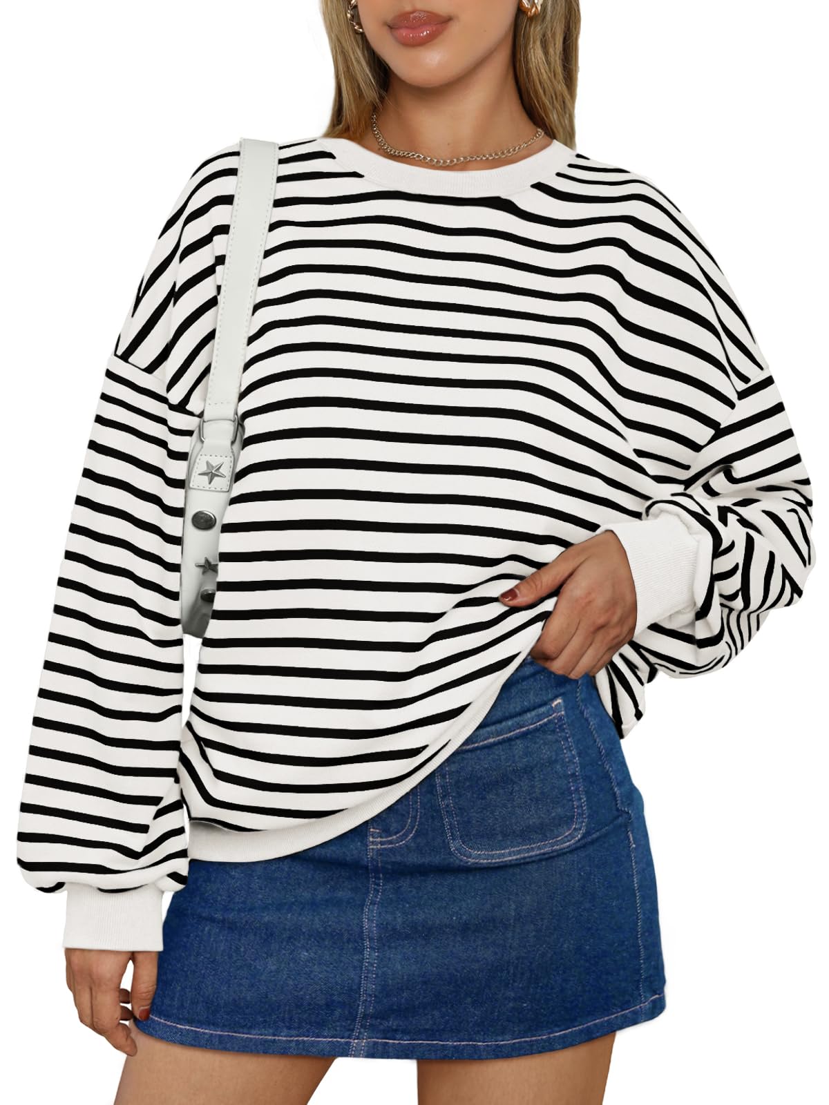 Trendy Queen Women's Oversized Crewneck Striped Sweatshirt - Soft Casual Long Sleeve Pullover for Women | Perfect for Fall, Winter, and Layering Outfits