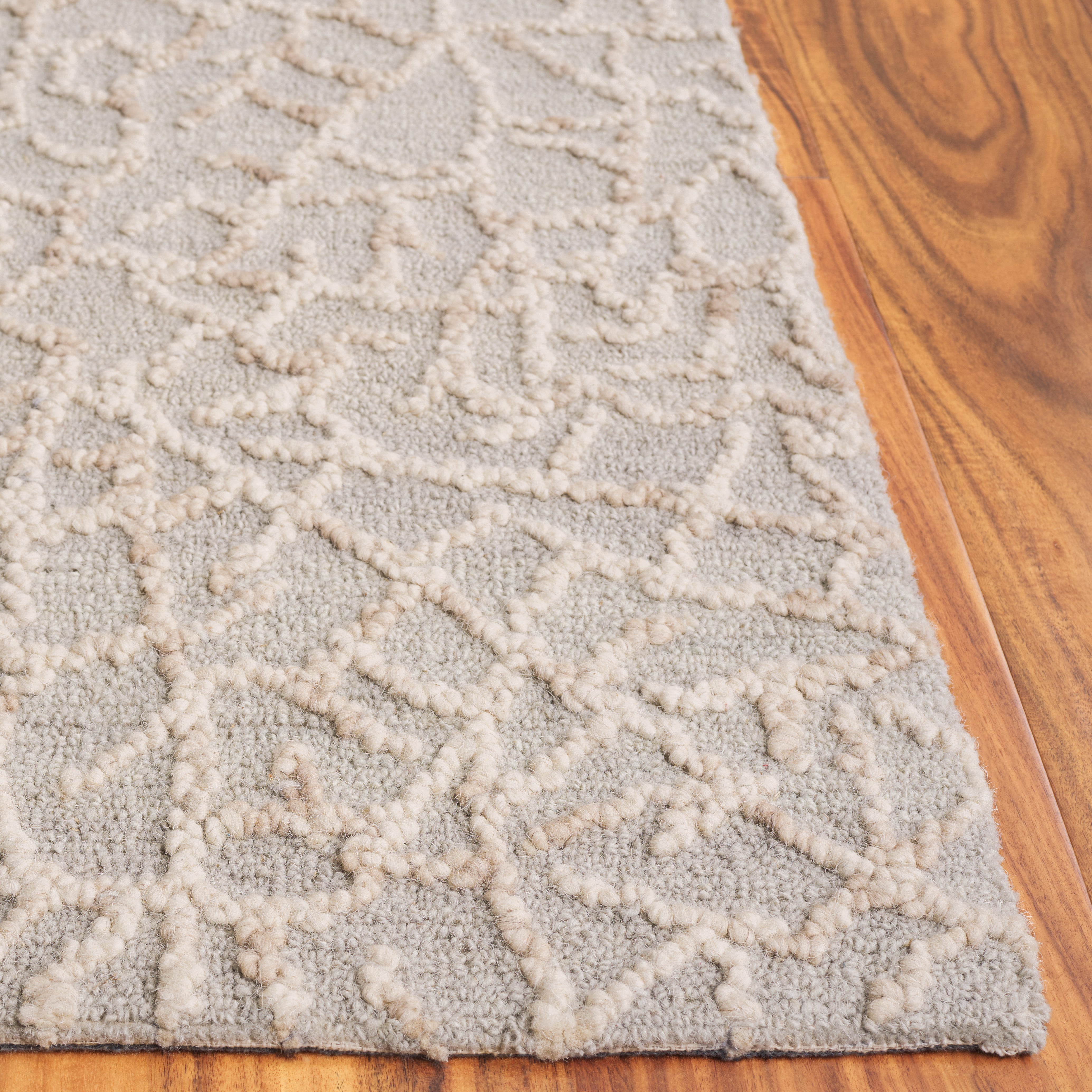 Abstract 279 Area Rug by Safavieh - Modern Bohemian Design Non-Slip Living Room Carpet - Perfect for Bedroom, Dorm & Home Decor