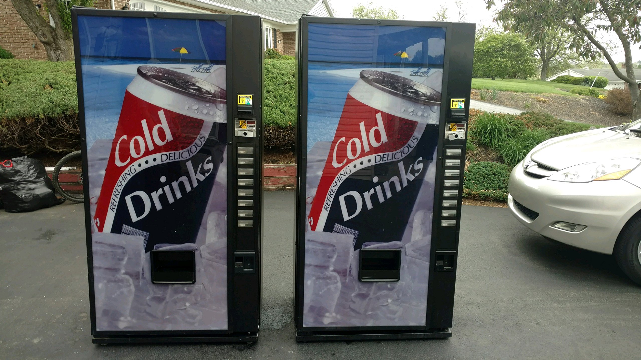 Royal VENDORS 650 & 552 Commercial Soda Vending Machine with Updated Drop Sensor - Perfect for Offices, Schools, and Retail Stores