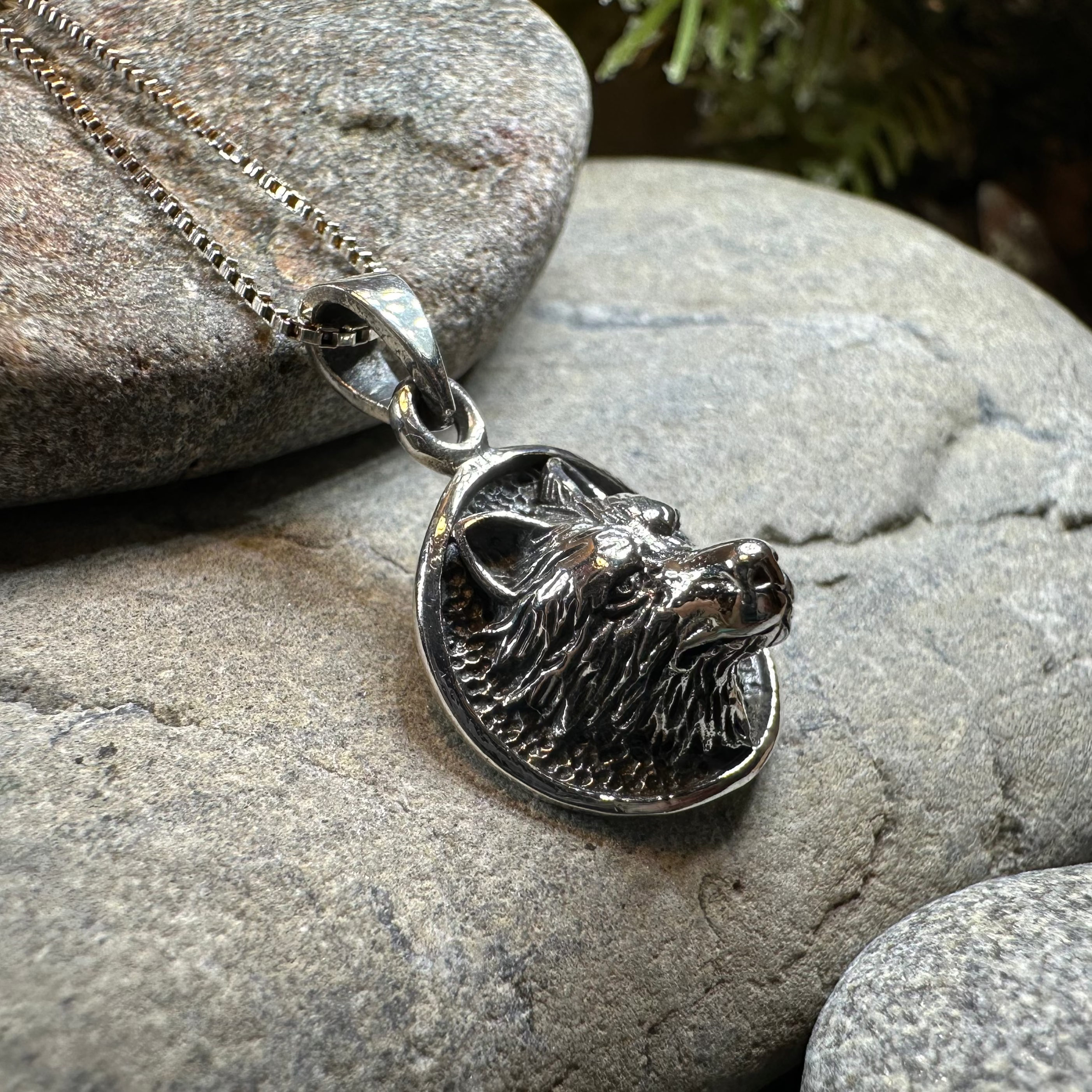 3D Wolf Necklace for Men & Women - Sterling Silver Howling Wolf Pendant - Perfect for Gifts, Outdoor Enthusiasts & Nature Lovers
