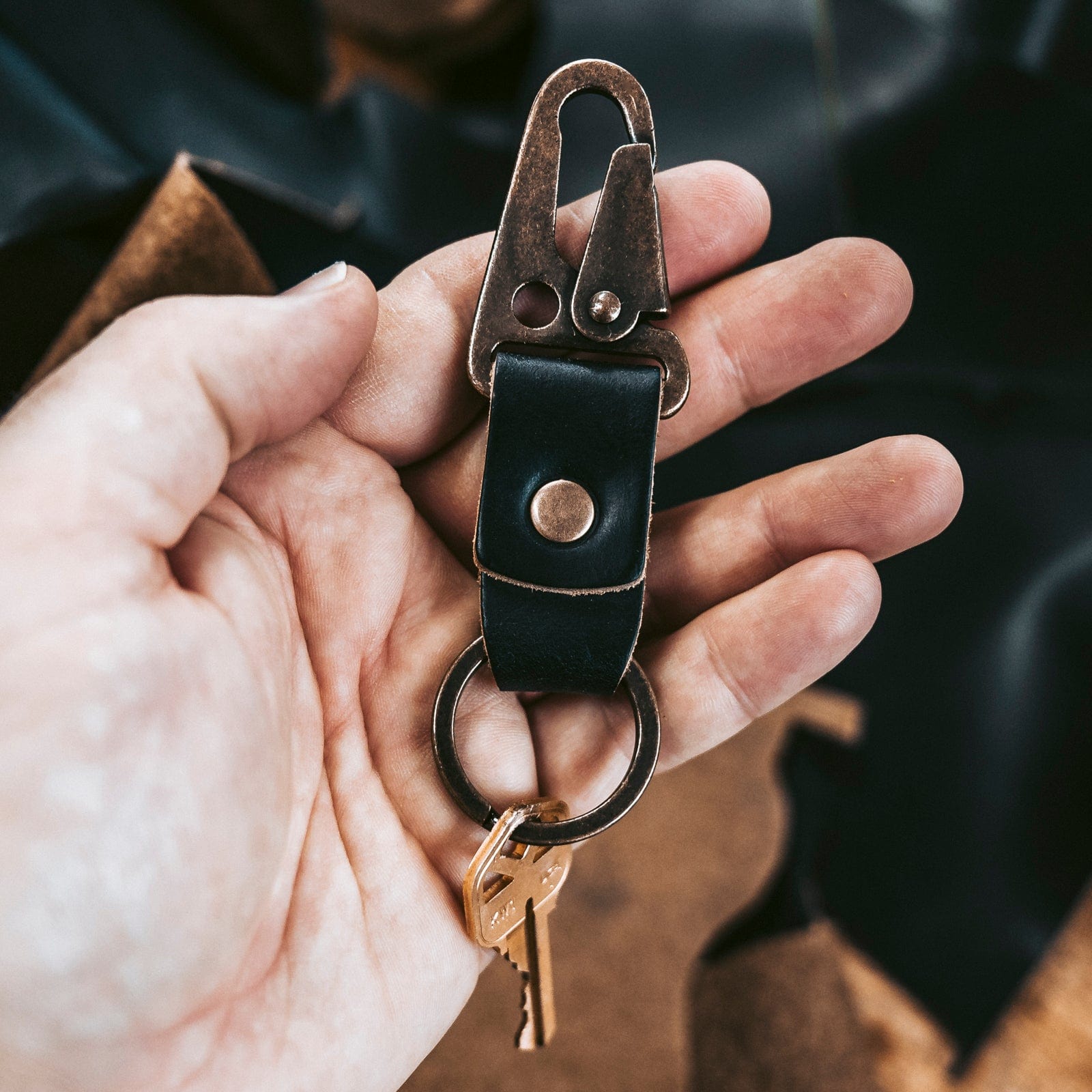 Premium Leather Keychain Clip - Durable & Stylish Key Holder for Home, Office, and Travel Accessories