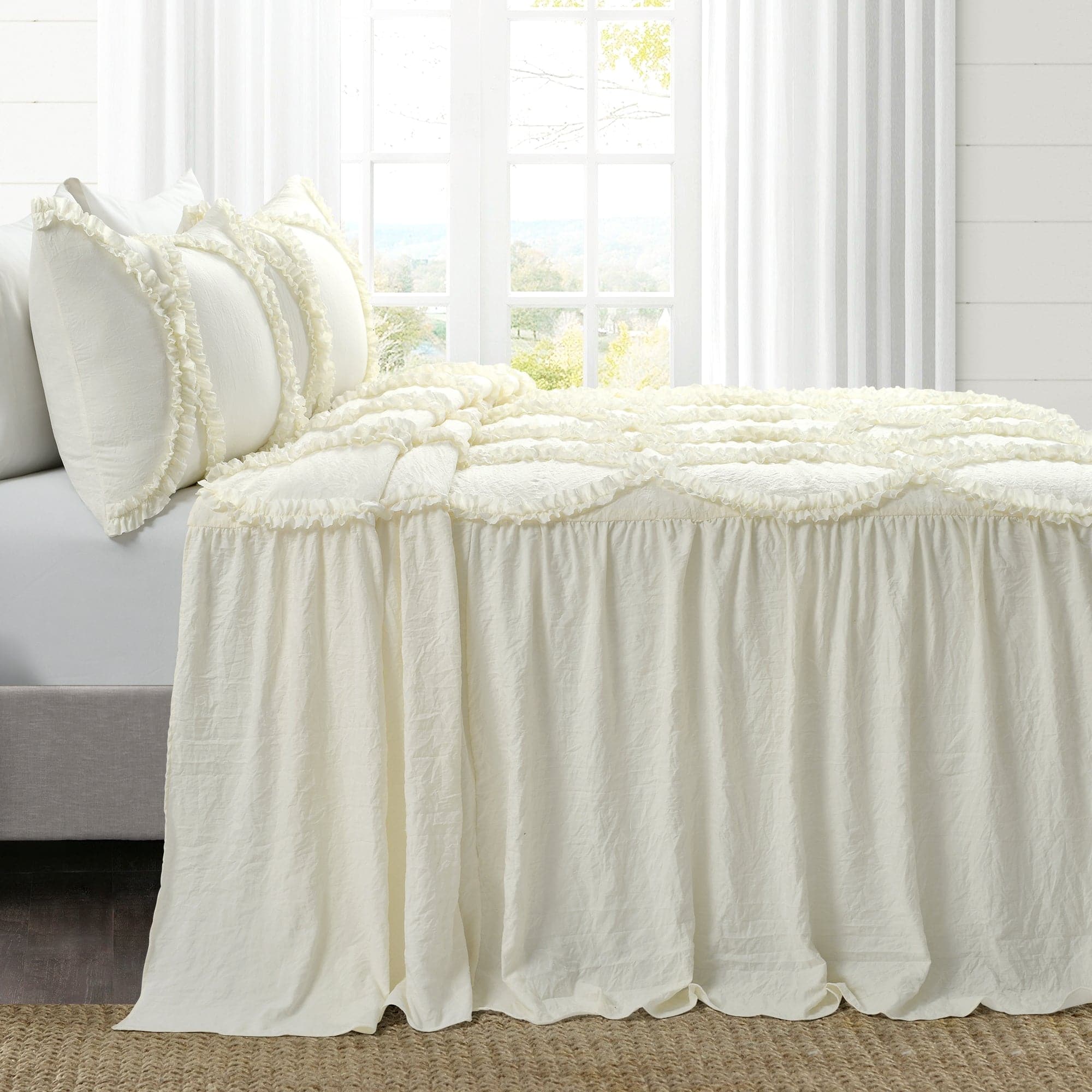 Riviera 3-Piece Bedspread Set - Queen Size Luxury Quilted Coverlet with Matching Pillow Shams - Perfect for Master Bedroom, Guest Room & Hotel Decor